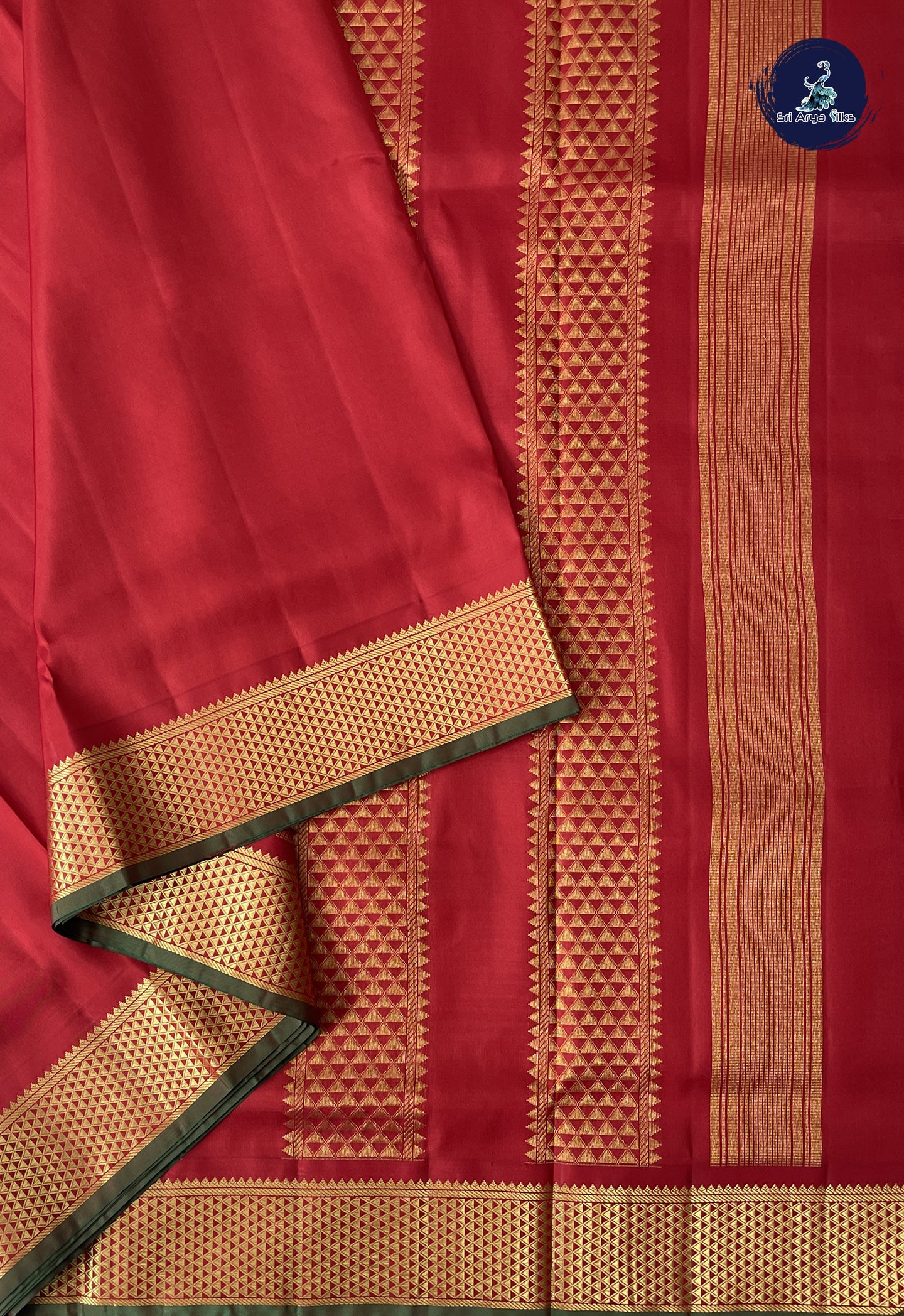 Maroon Madisar 10 Yards Silk Saree With Plain Pattern