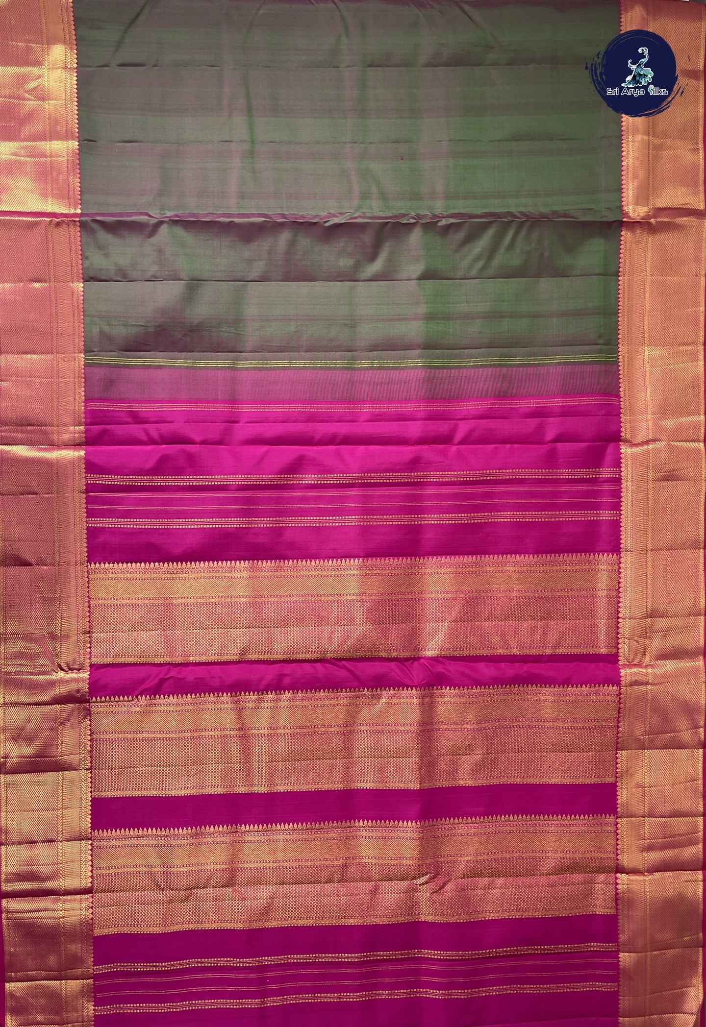 Dual Tone Green Madisar 10 Yards Silk Saree With Plain Pattern