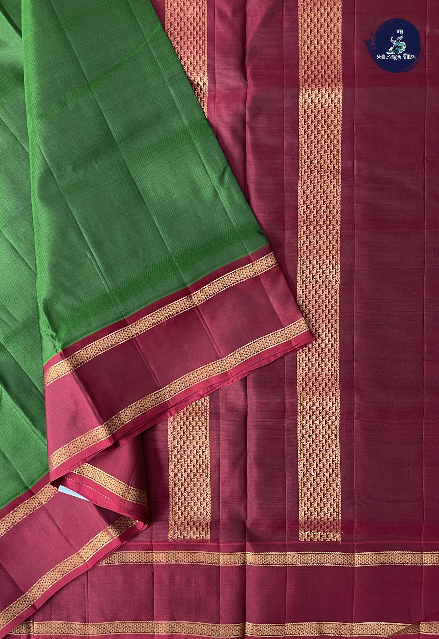 Dark Green Madisar 10 Yards Silk Saree With Doria Lines Pattern