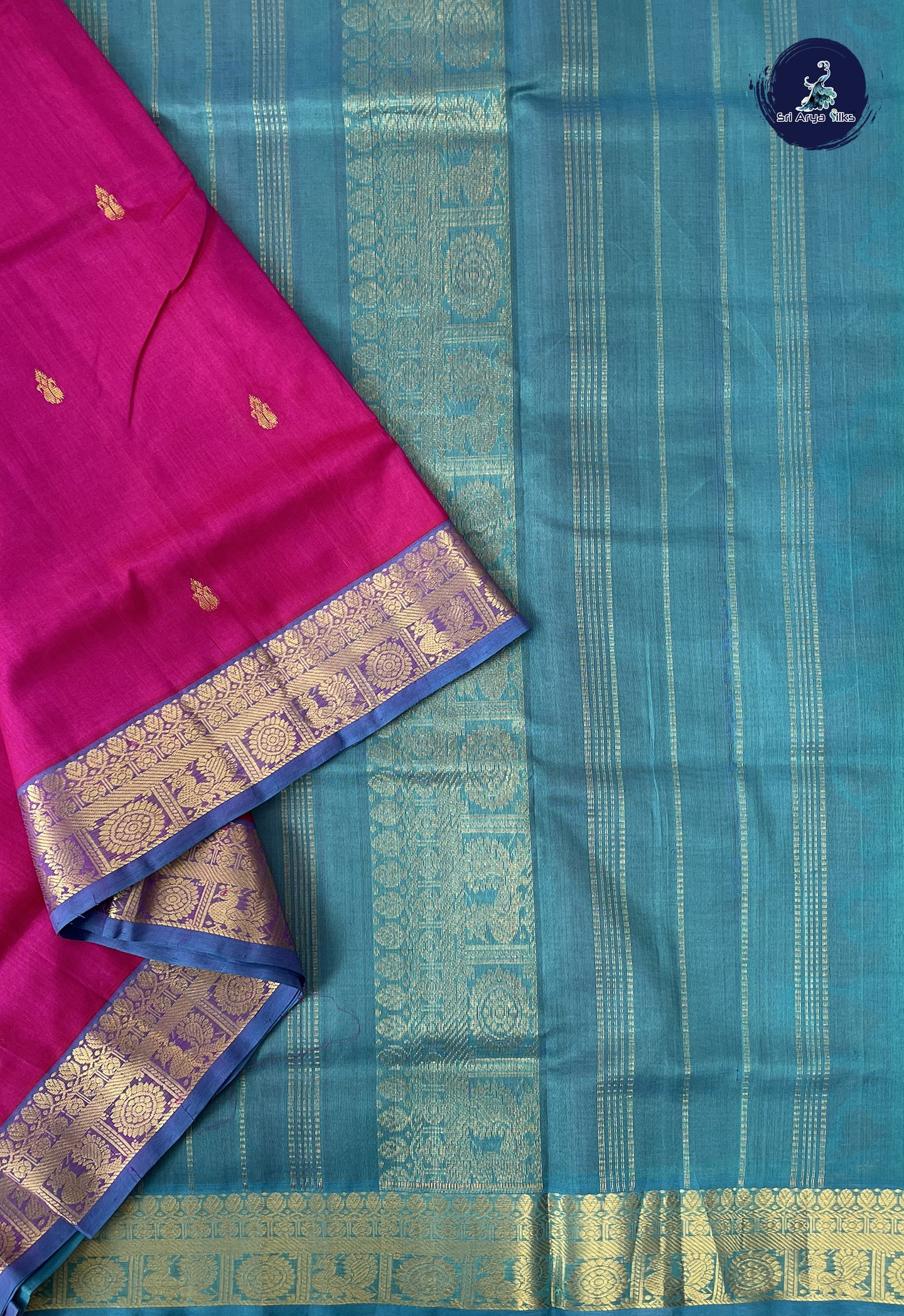 Magenta 10 Yards Silk Cotton Saree With Zari Buttas Pattern