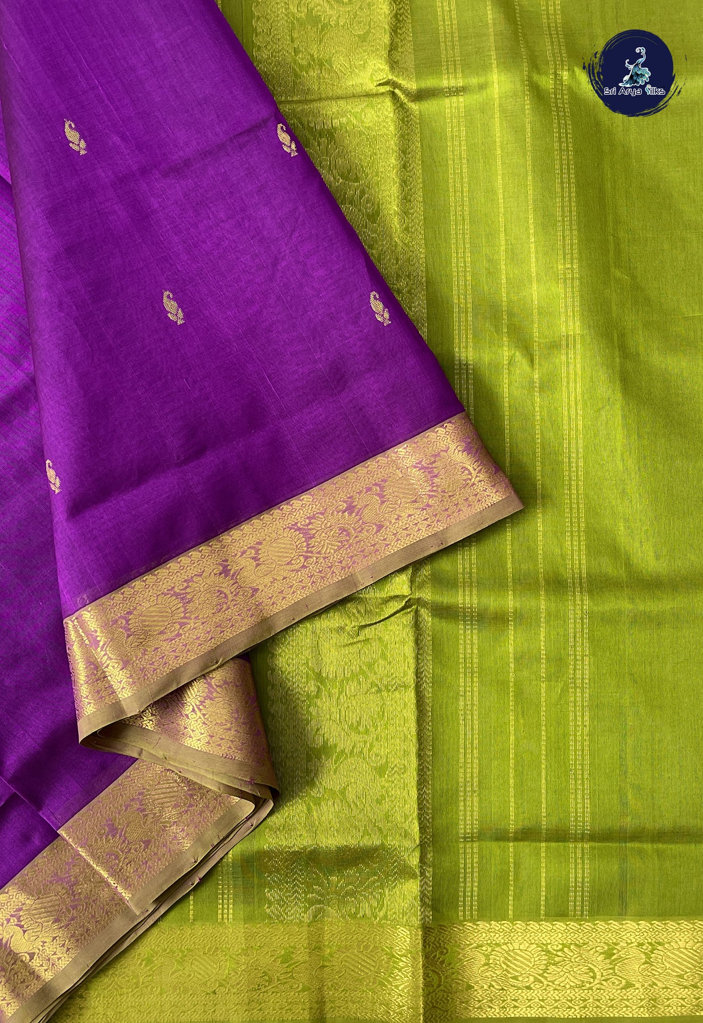 Magenta Purple 10 Yards Silk Cotton Saree With Zari Buttas Pattern