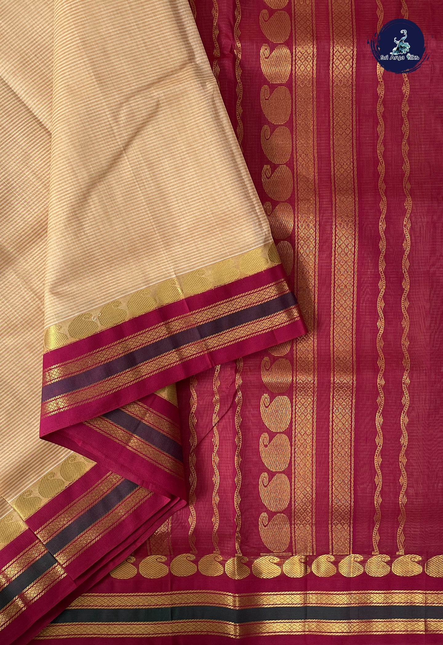 Peach 10 Yards Silk Cotton Saree With Doria Lines Pattern