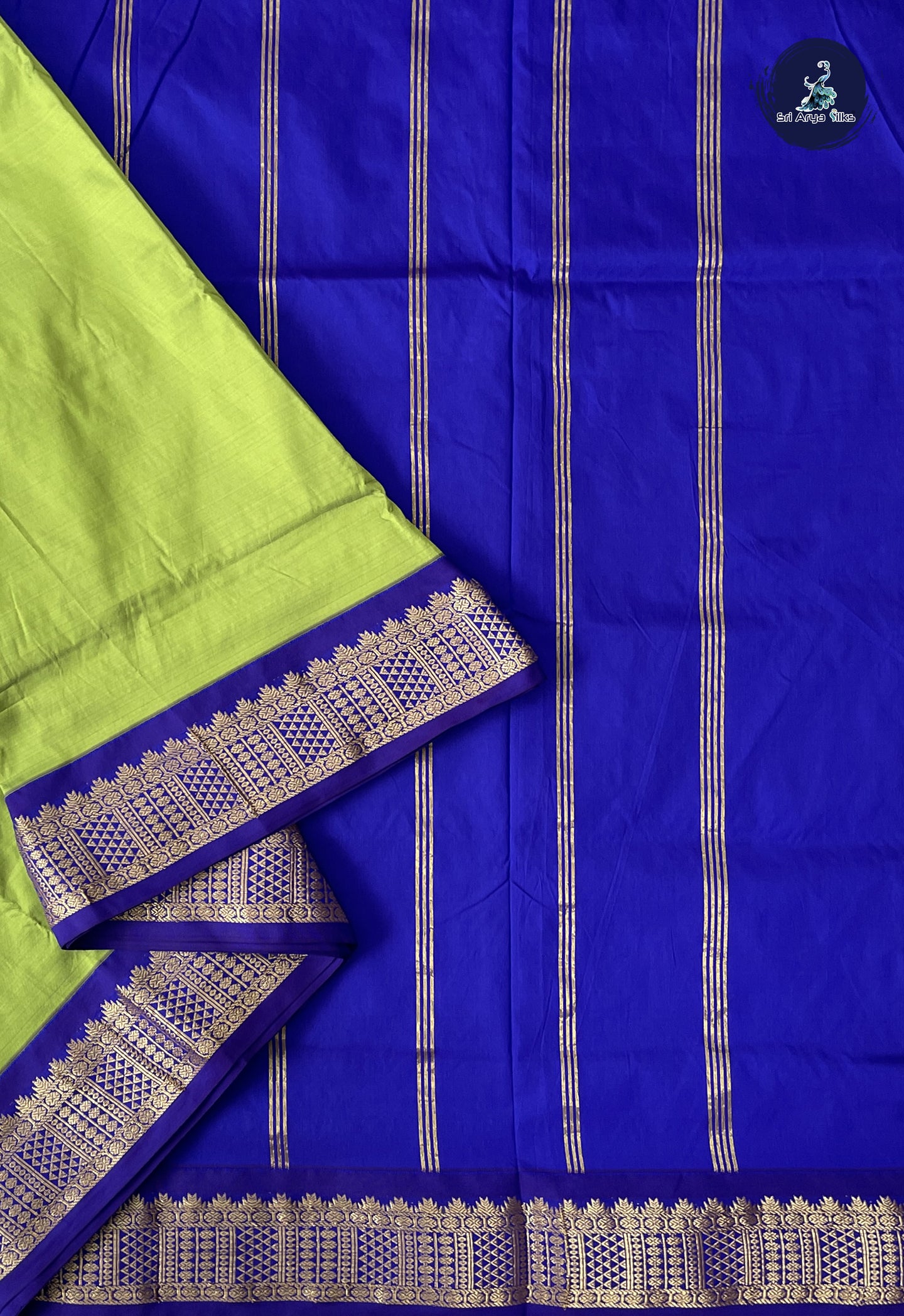 Dual Tone Green 10 Yards Semi Silk With Plain Pattern
