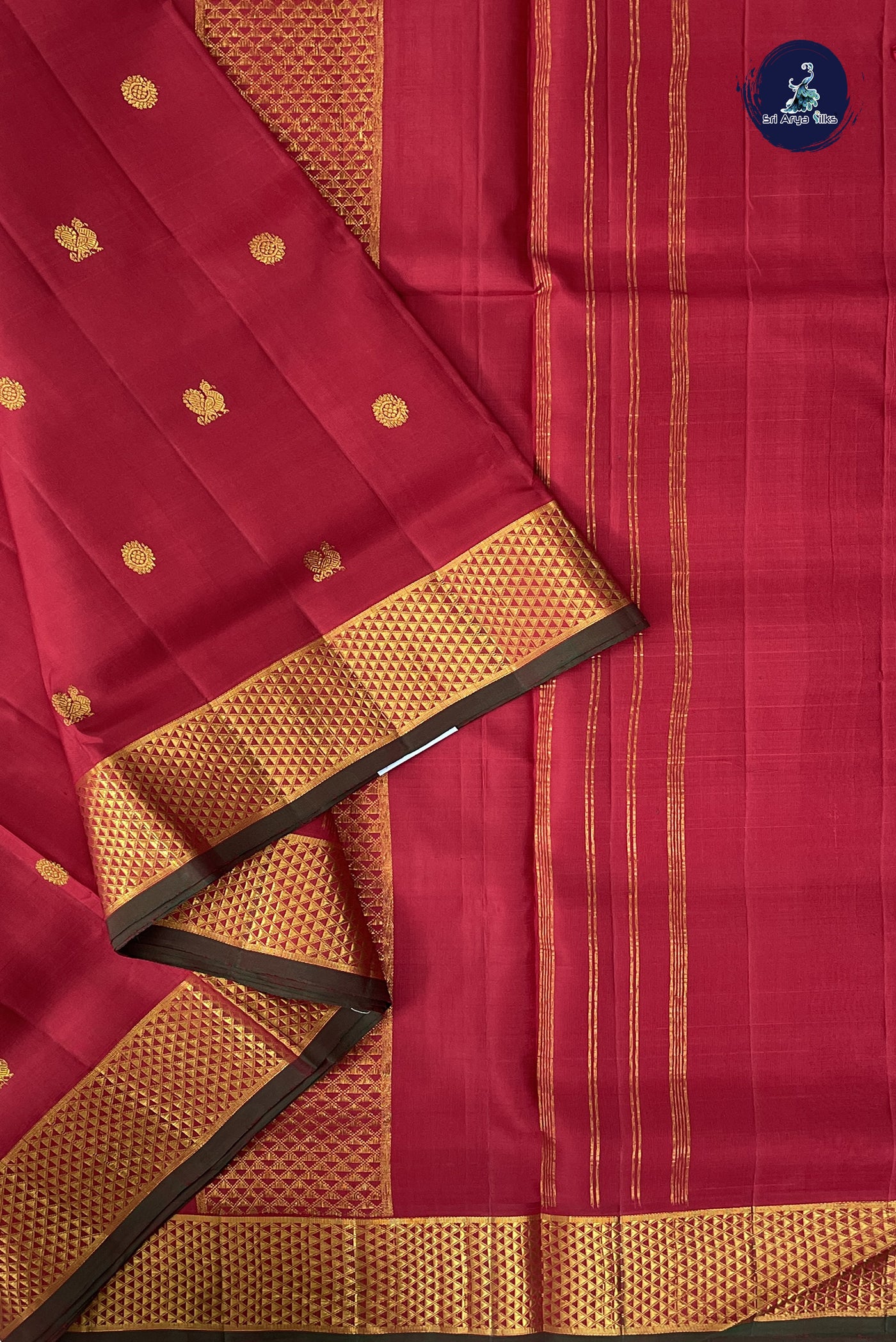 Arakku Madisar 10 Yards Silk Saree With Zari Buttas Pattern