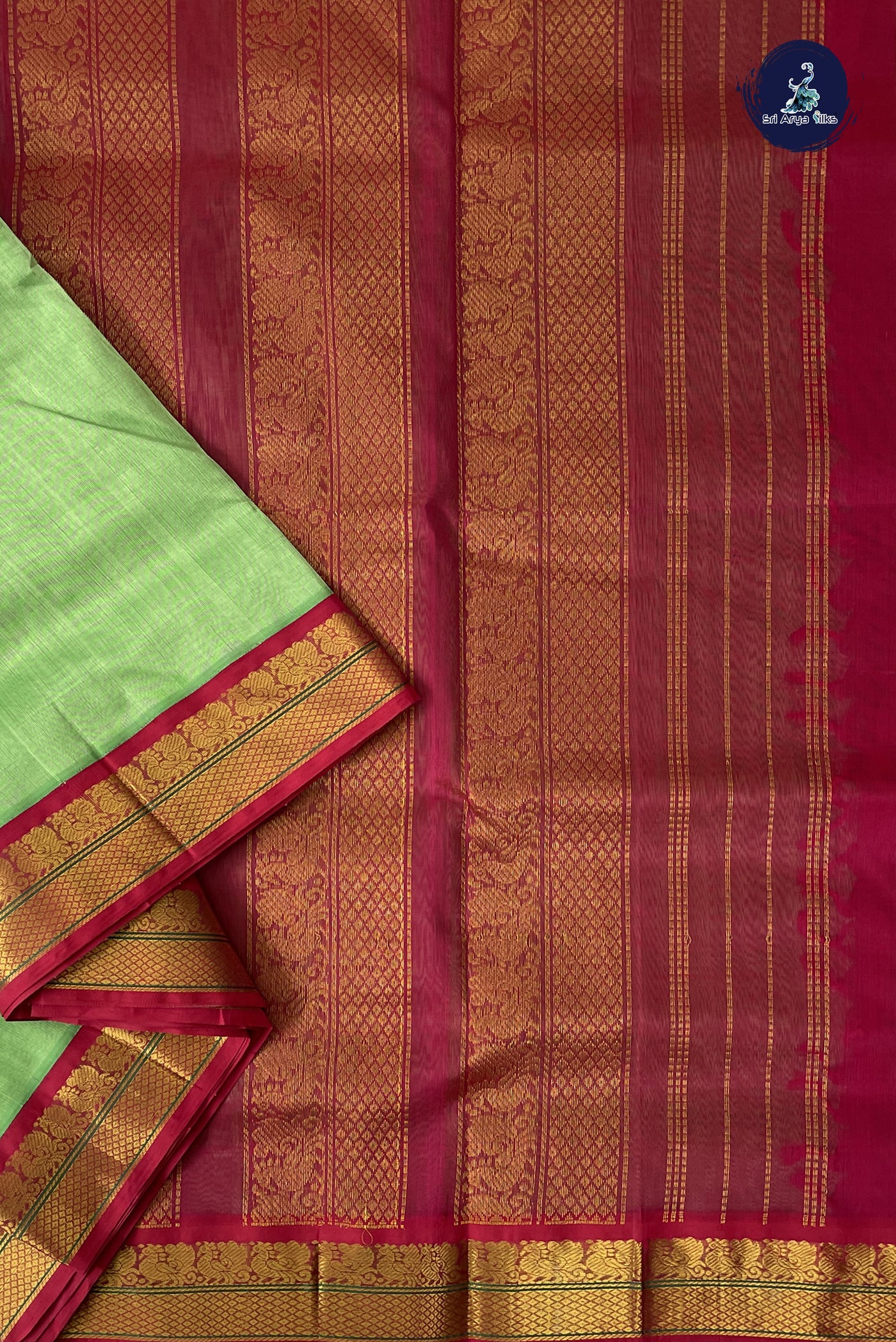 Green 10 Yards Silk Cotton Saree With Plain Pattern
