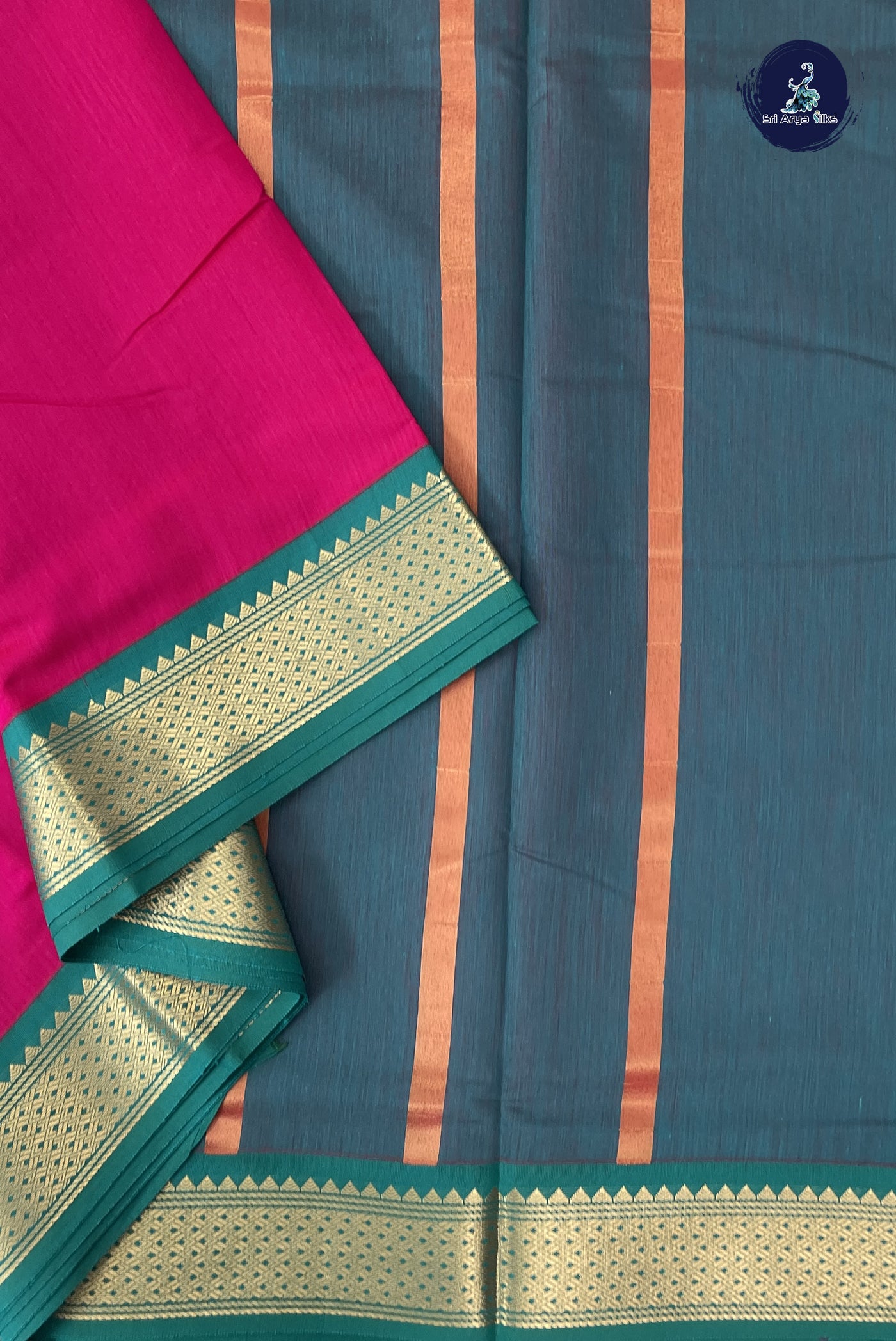 Magenta Madisar Semi Silk Cotton Saree With Plain Pattern