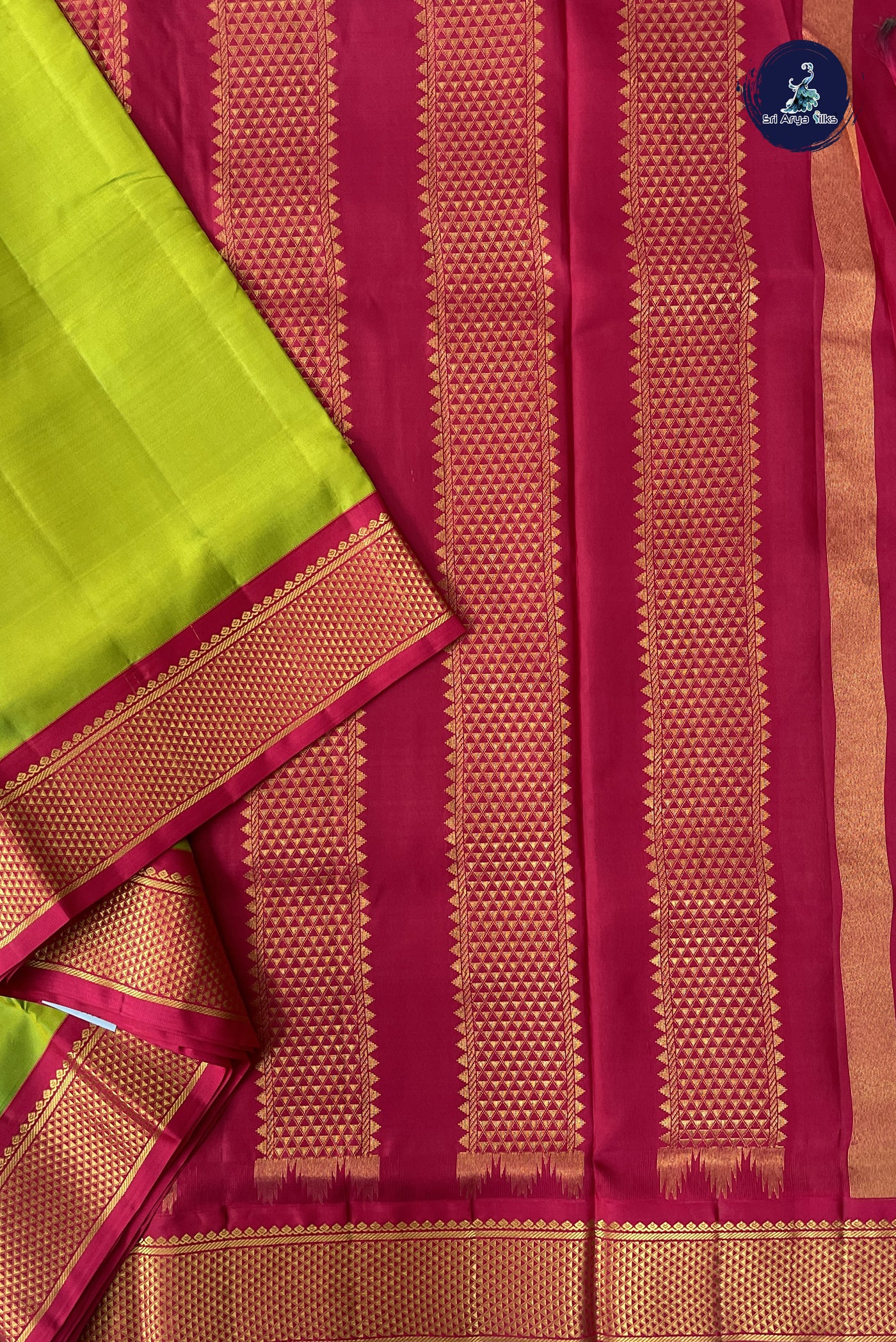 Lime Green Madisar 10 Yards Silk Saree With Plain Pattern