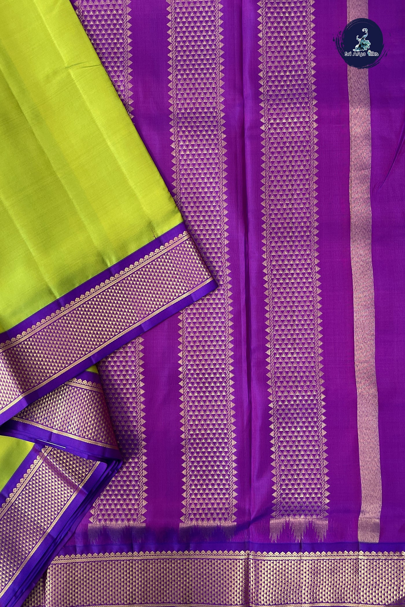 Lime Green Madisar 10 Yards Silk Saree With Plain Pattern