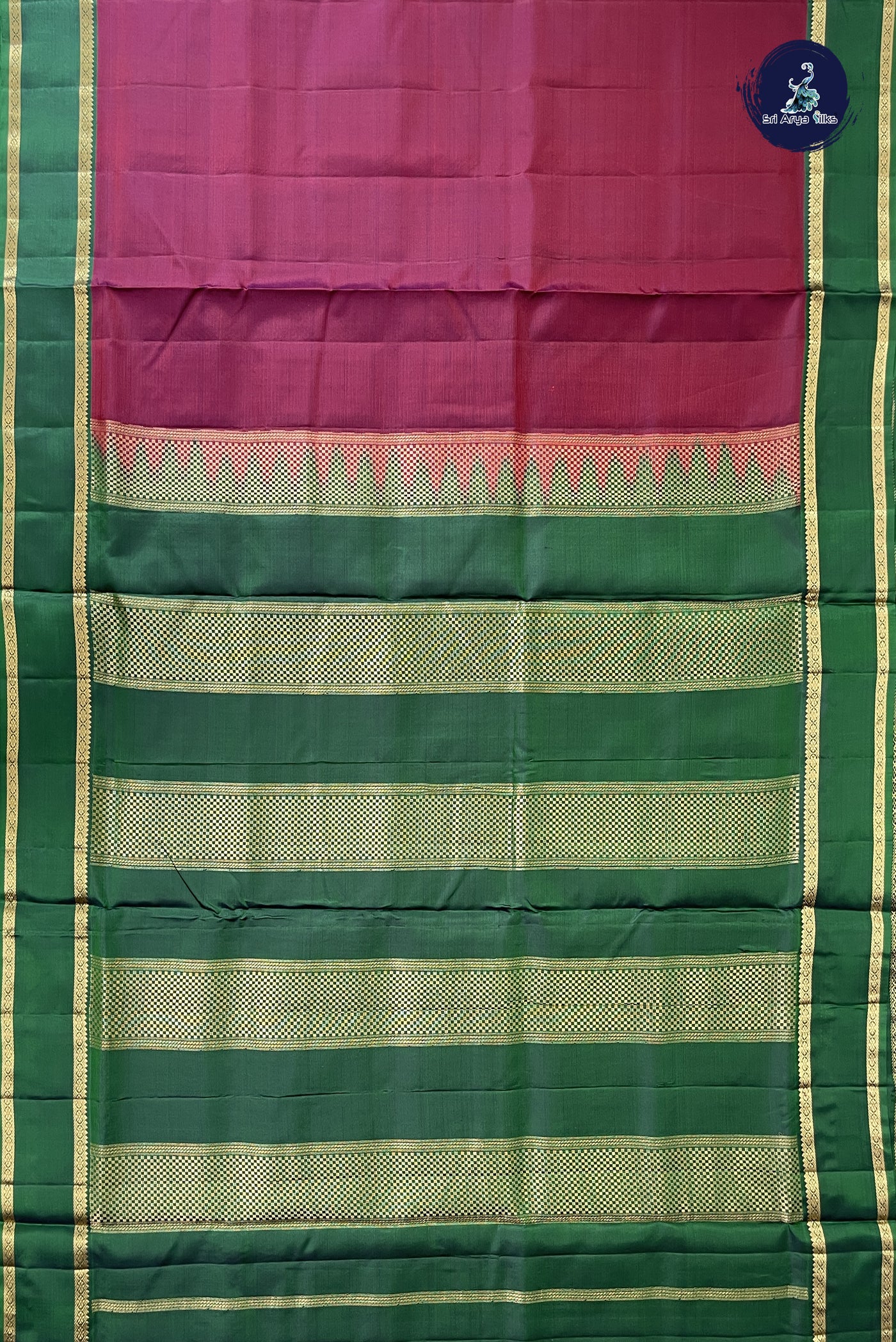 Dual Tone Maroon Madisar 10 Yards Silk Saree With Plain Pattern