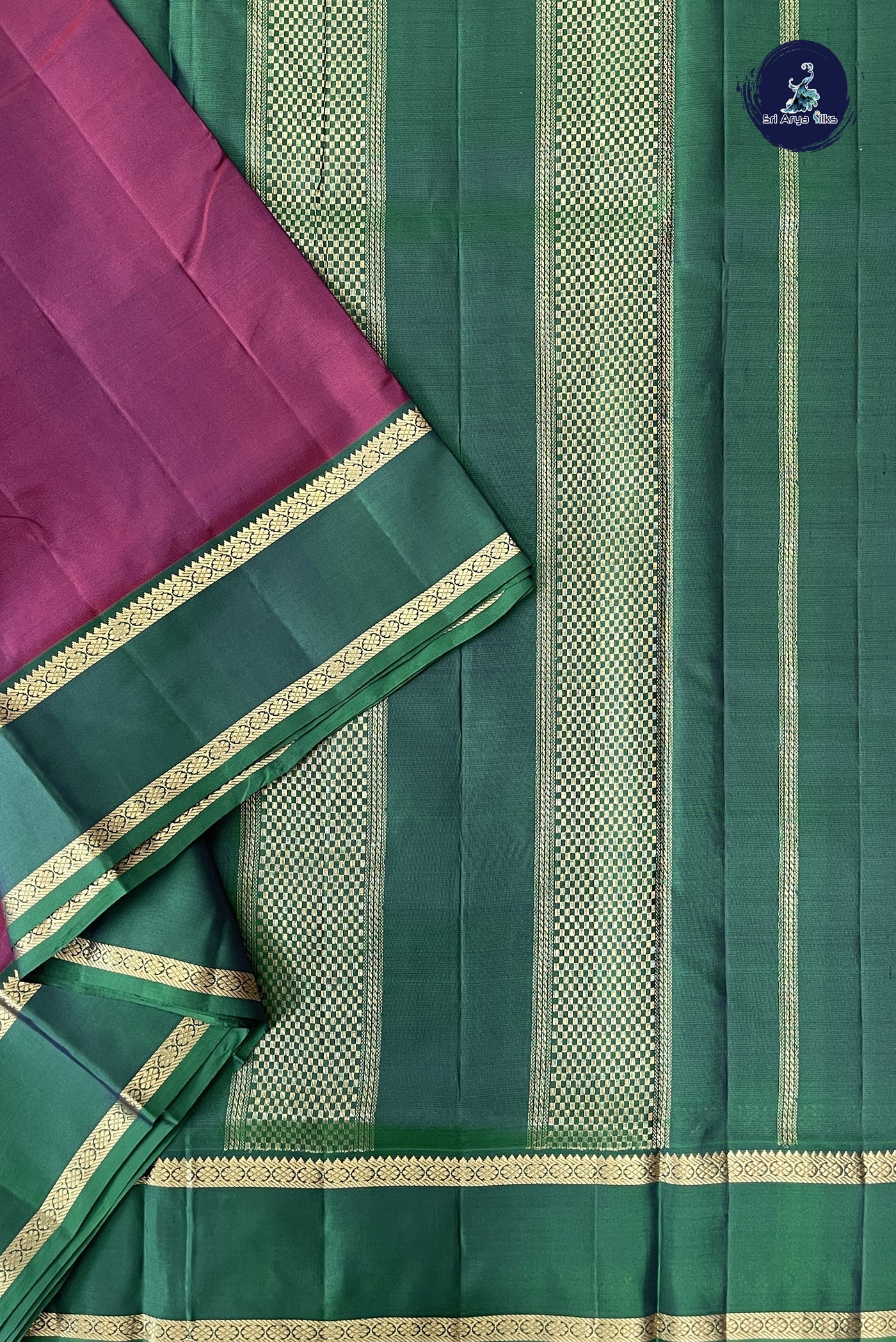 Dual Tone Maroon Madisar 10 Yards Silk Saree With Plain Pattern