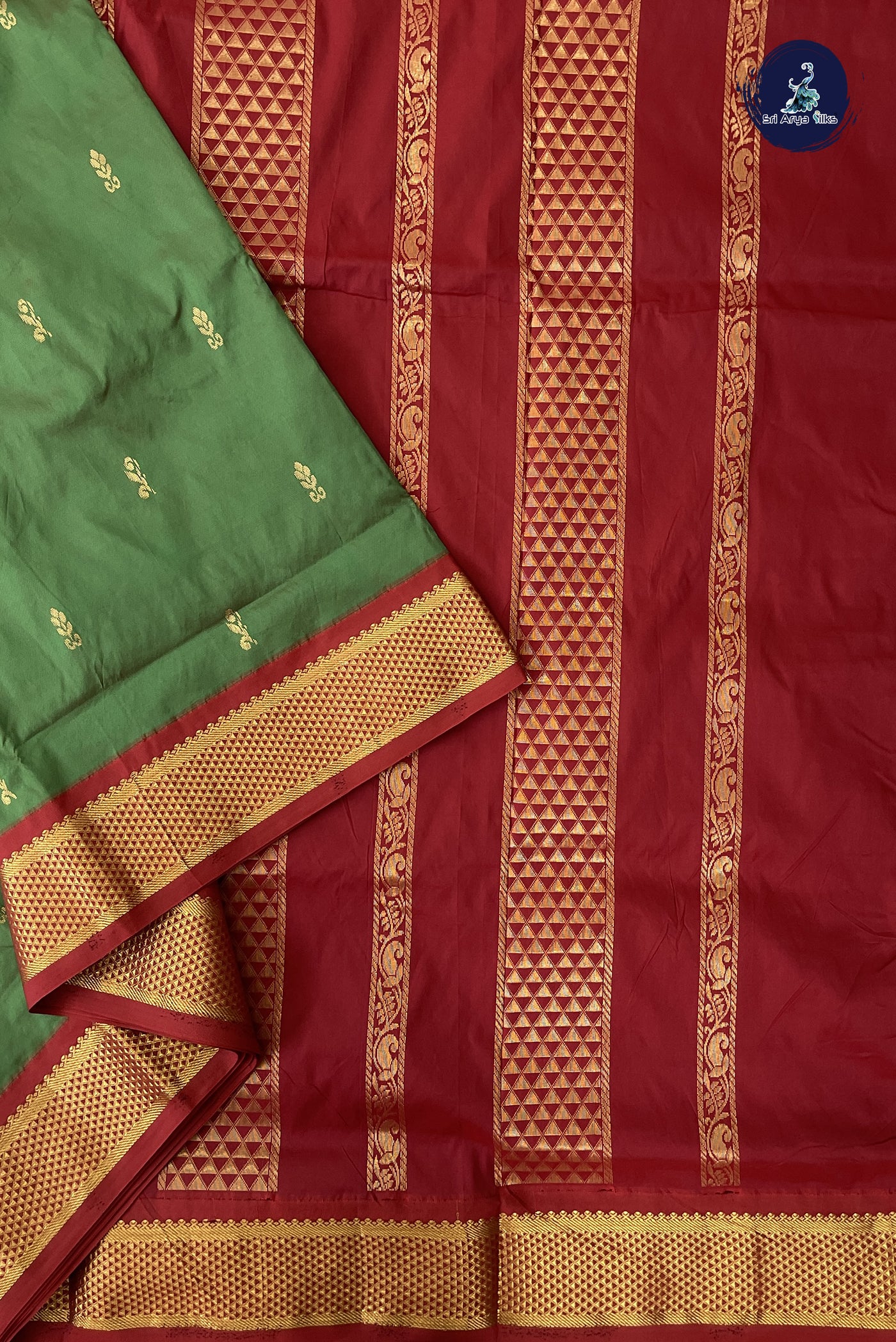 Dual Tone Green Madisar Semi Silk Saree With Zari Buttas Pattern