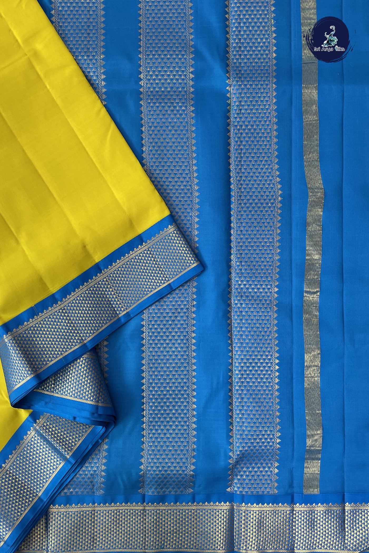 Lemon Yellow Madisar 10 Yards Silk Saree With Plain Pattern