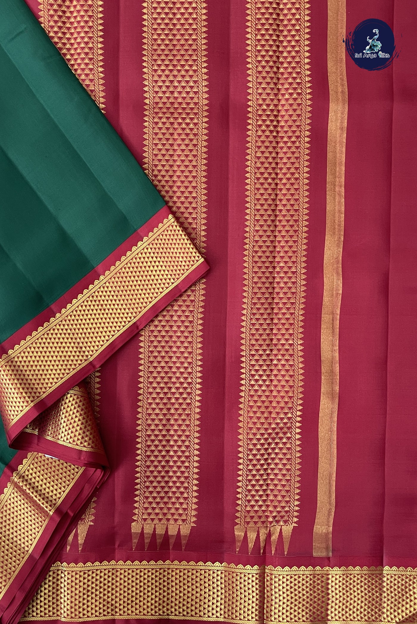 Bottle Green Madisar 10 Yards Silk Saree With Plain Pattern