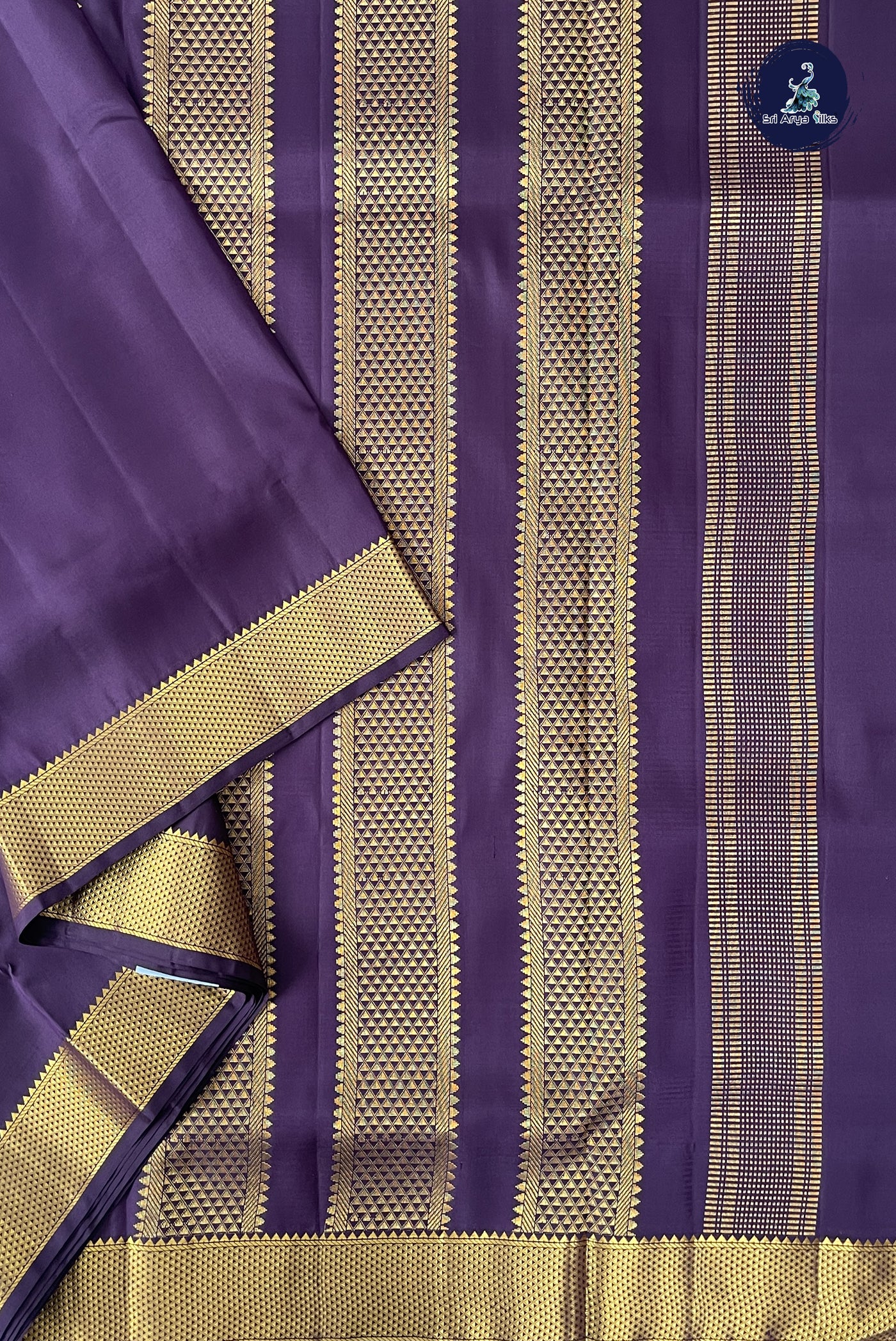Jamun Madisar 10 Yards Silk Saree With Plain Pattern