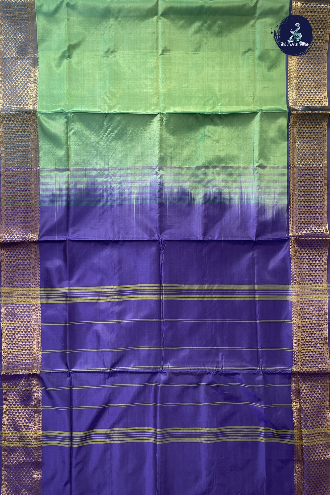Green Vaazhainaar Pattu Madisar Silk Saree With Plain Pattern