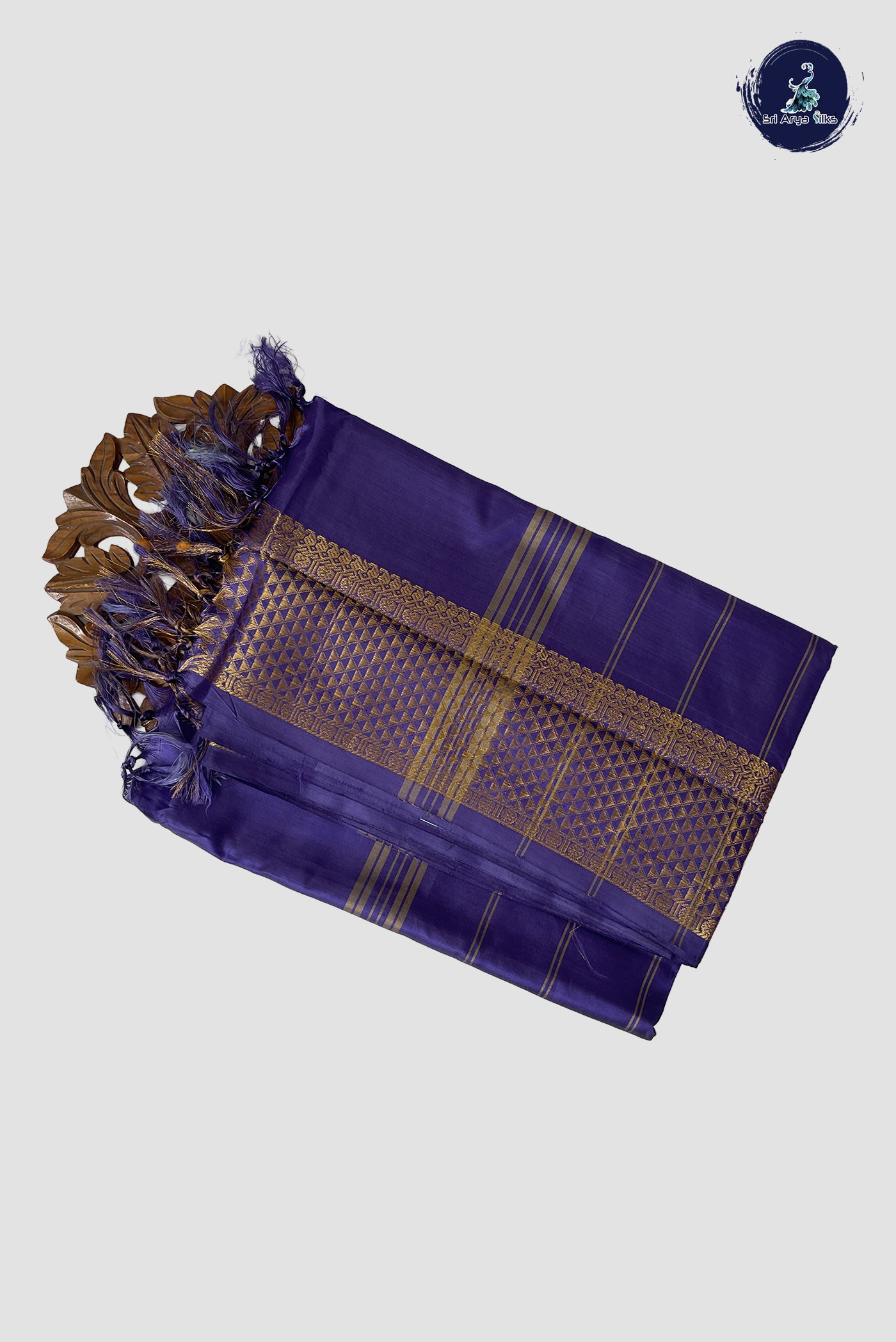 Greenish Grey Vaazhainaar Pattu Madisar Silk Saree With Plain Pattern
