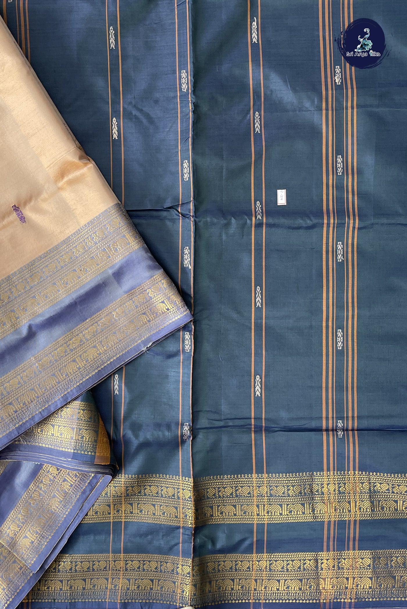 Peach Vaazhainaar Pattu Madisar Silk Saree With Buttas Pattern