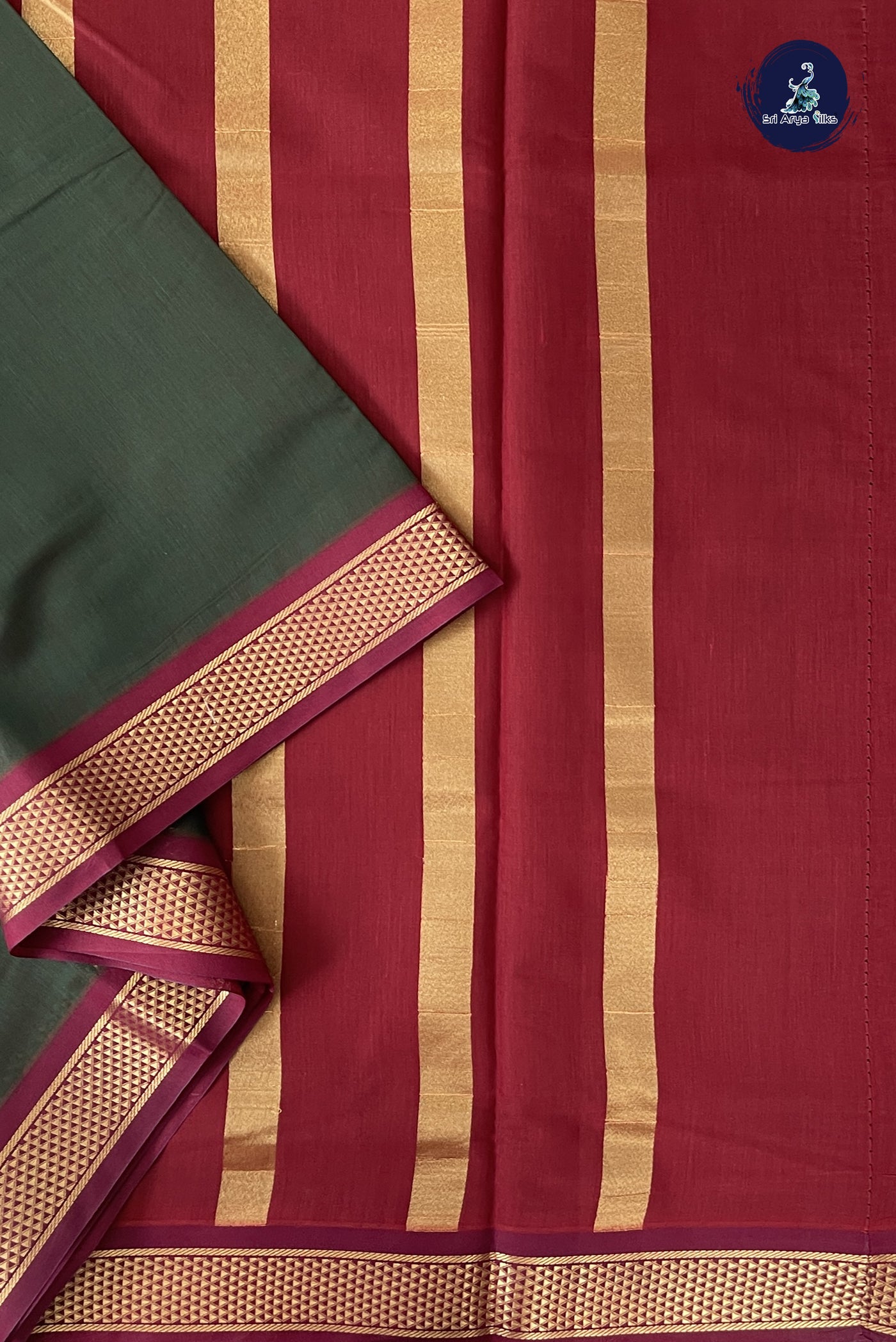 Manthulir Madisar Semi Silk Cotton Saree With Plain Pattern