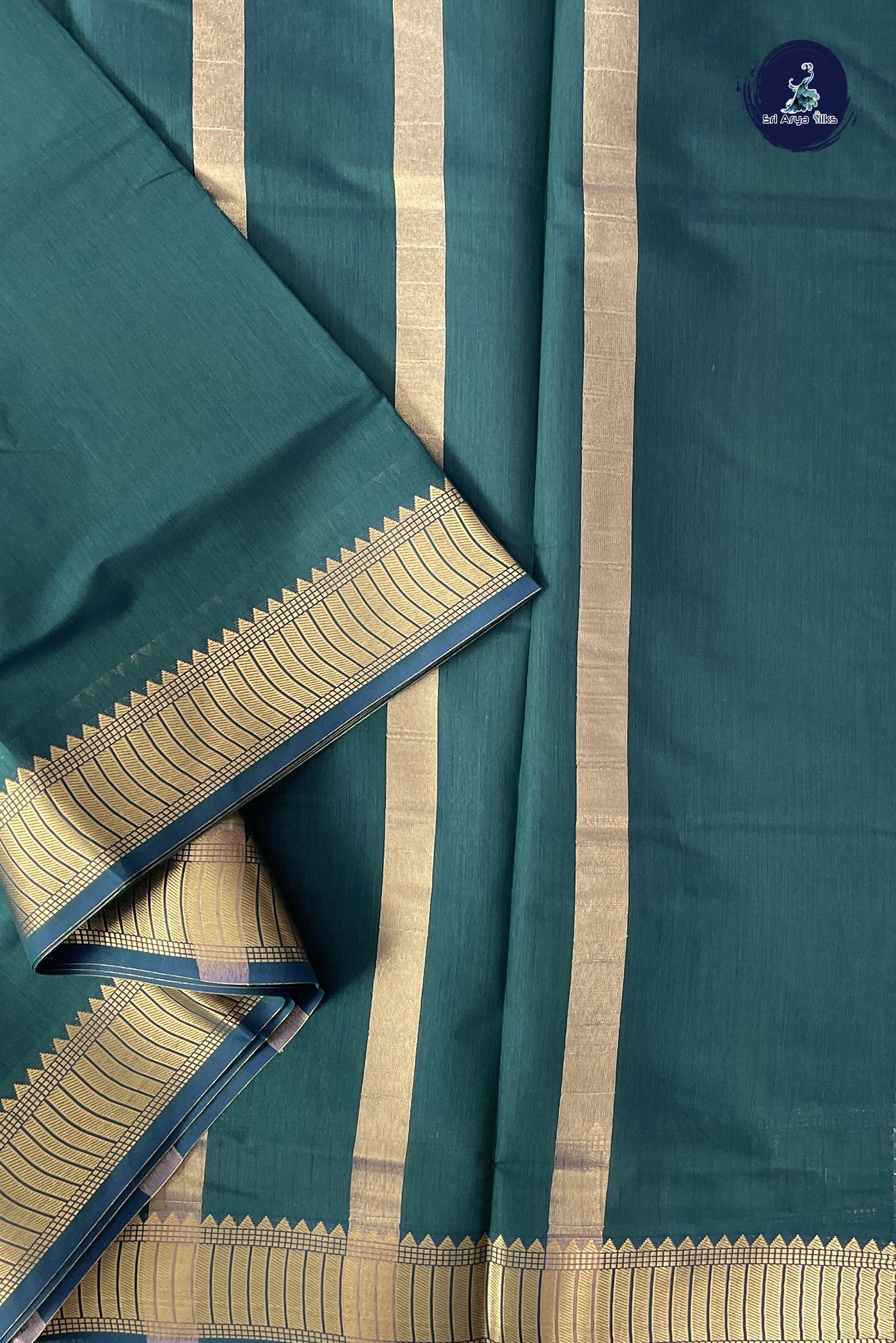 Green Madisar Semi Silk Cotton Saree With Plain Pattern