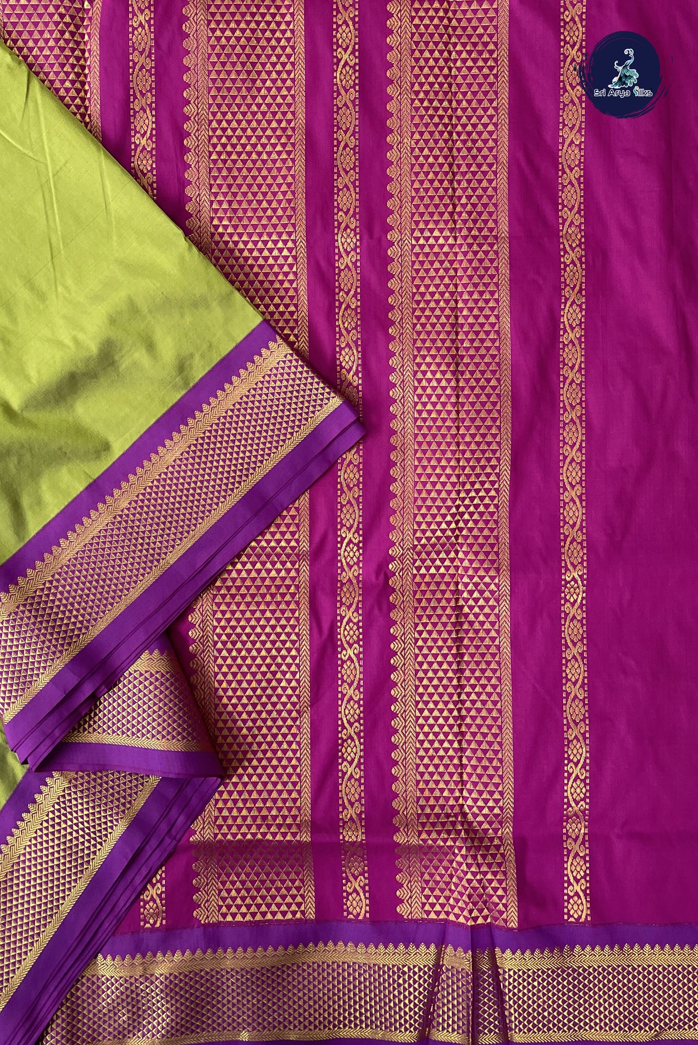 Green Madisar Semi Silk Saree With Plain Pattern