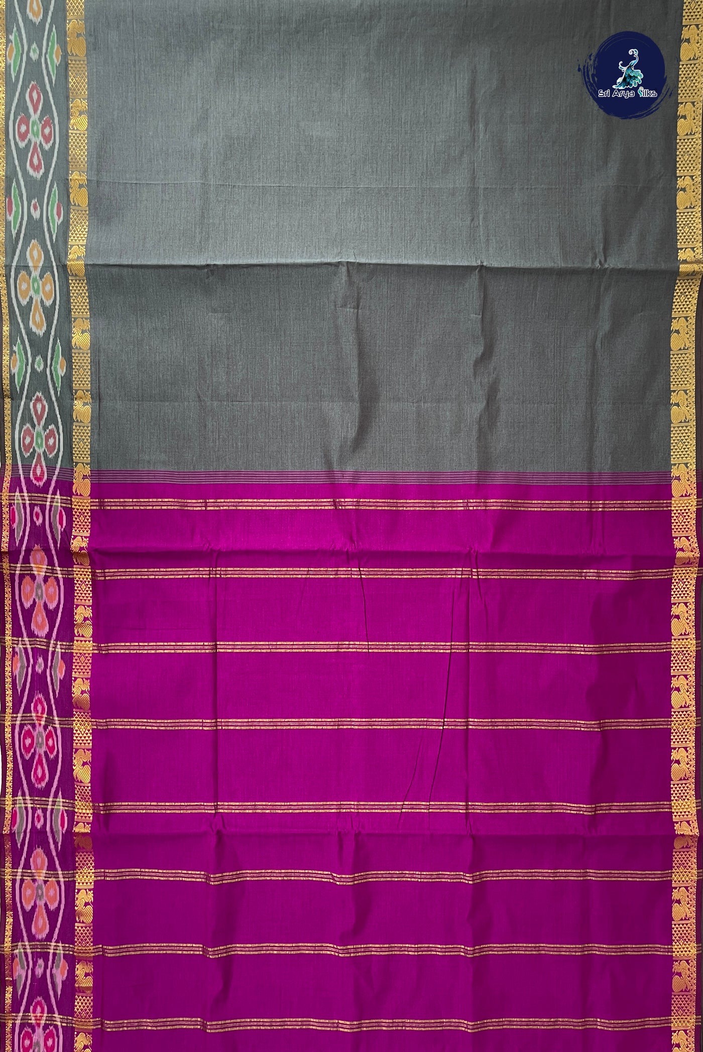 Grey Half Pure Madisar Silk Cotton Saree With Plain Pattern