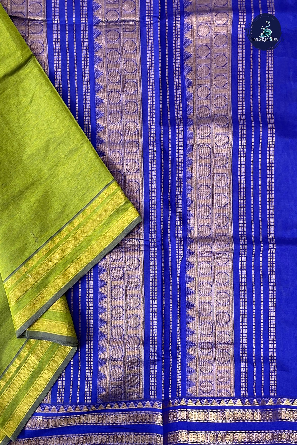 Green Half Pure Madisar Silk Cotton Saree With Plain Pattern