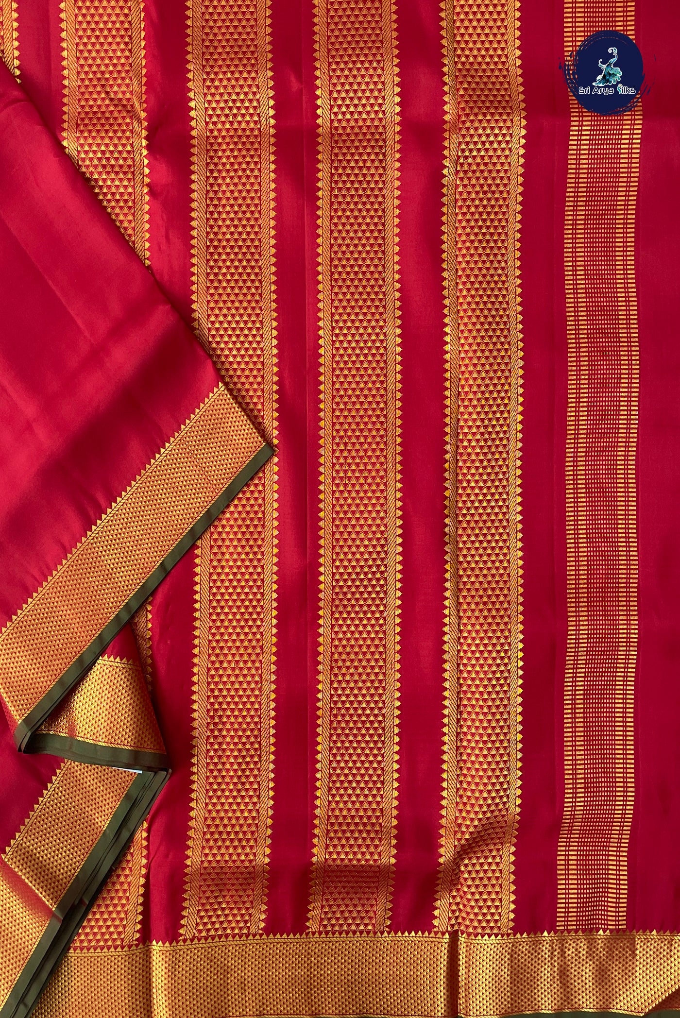 Maroon Madisar 10 Yards Silk Saree With Plain Pattern