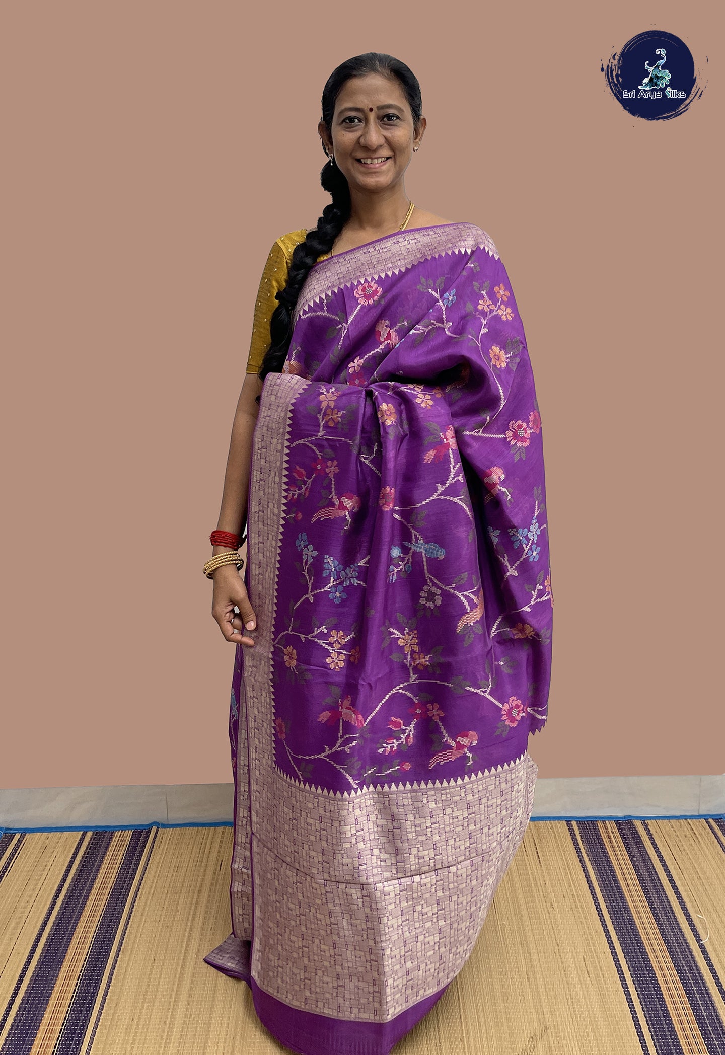 Lavender Banarasi Silk Saree With Zari Woven Pattern