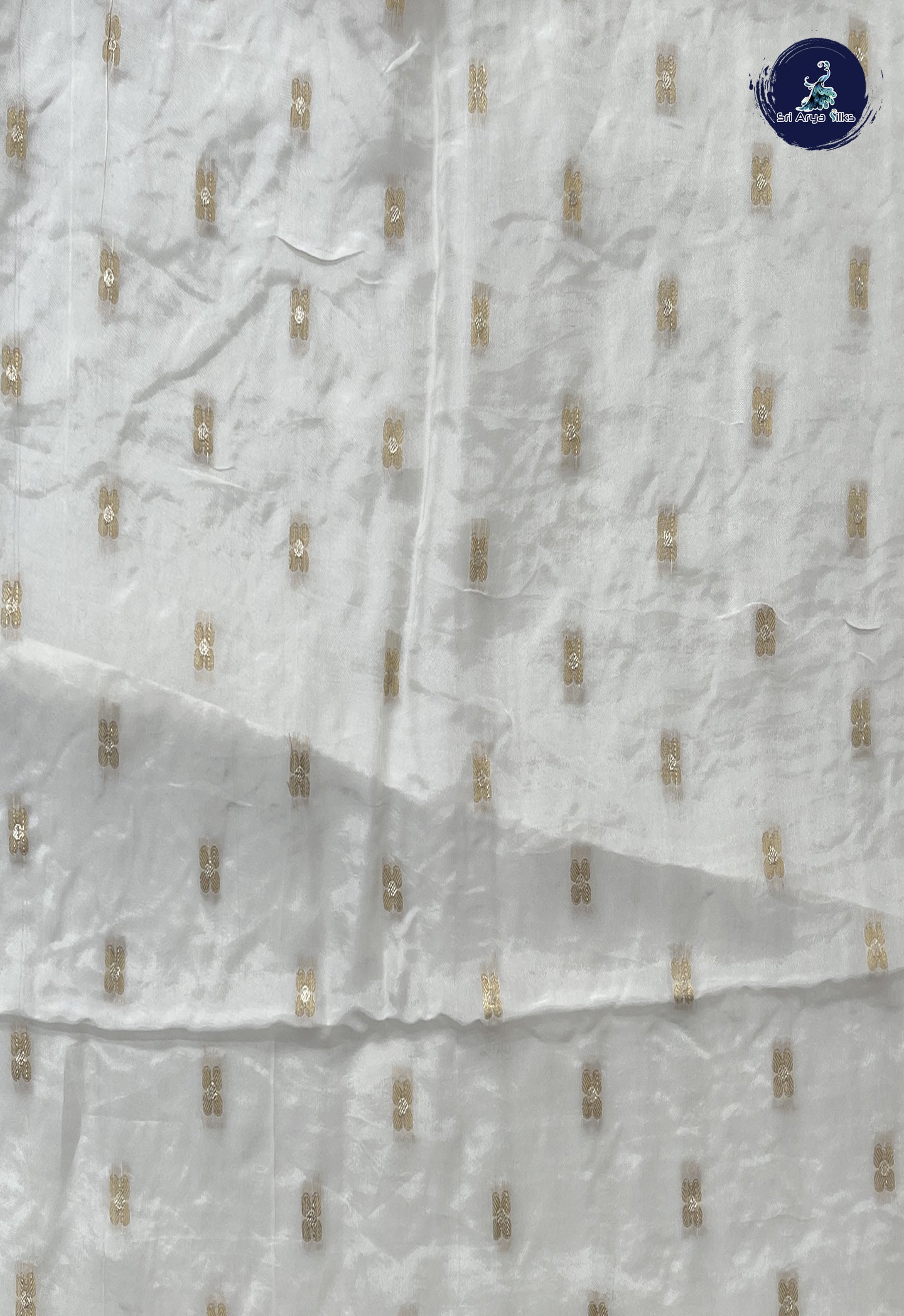 Off White Banarasi Silk Saree With Embroidery Pattern