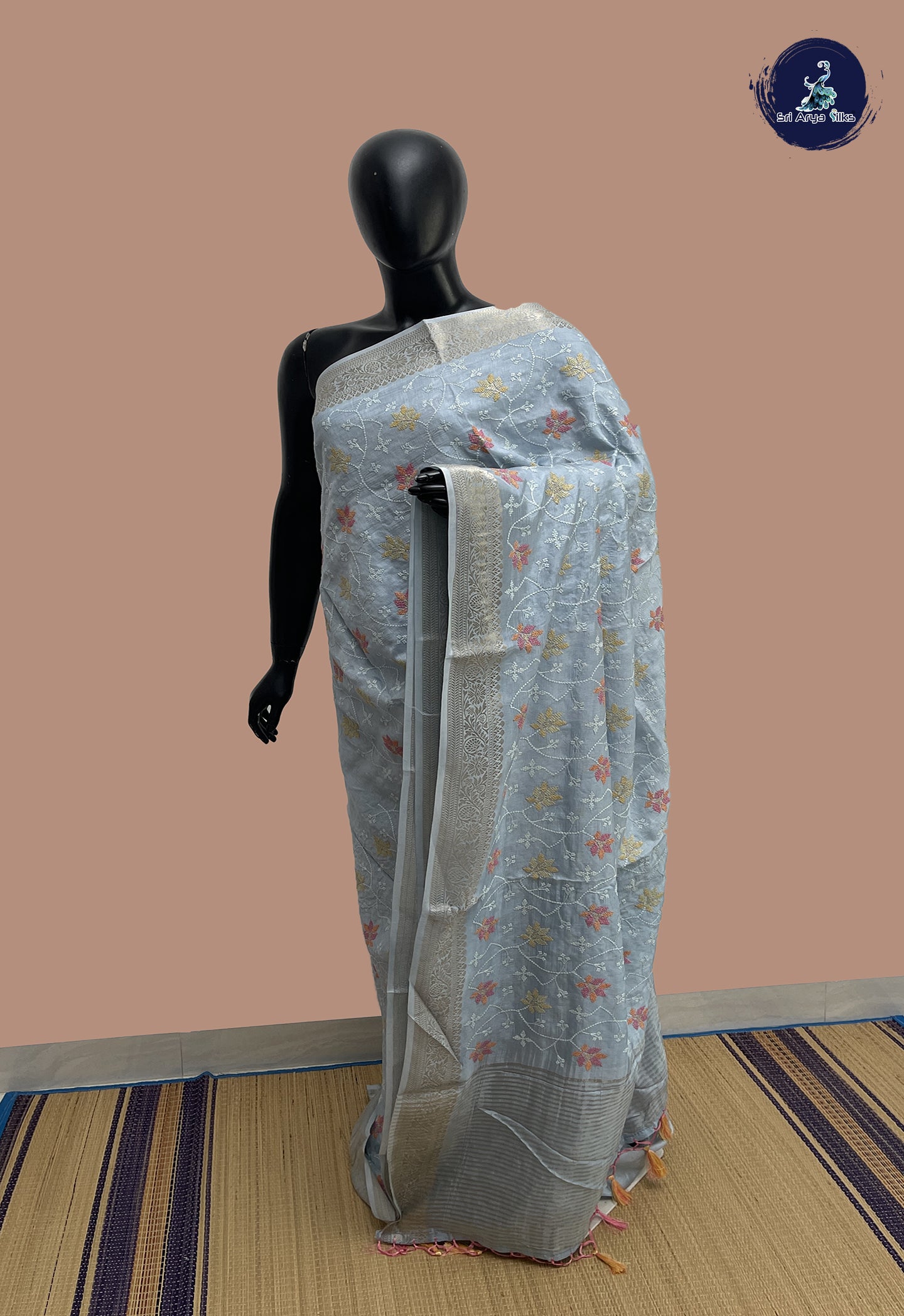 Grey Banarasi Silk Saree With Embroidery Pattern