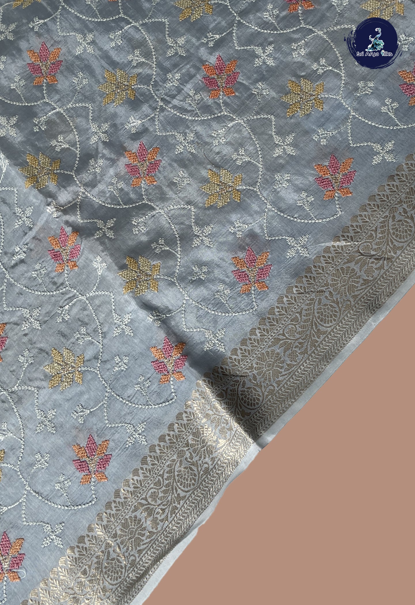 Grey Banarasi Silk Saree With Embroidery Pattern
