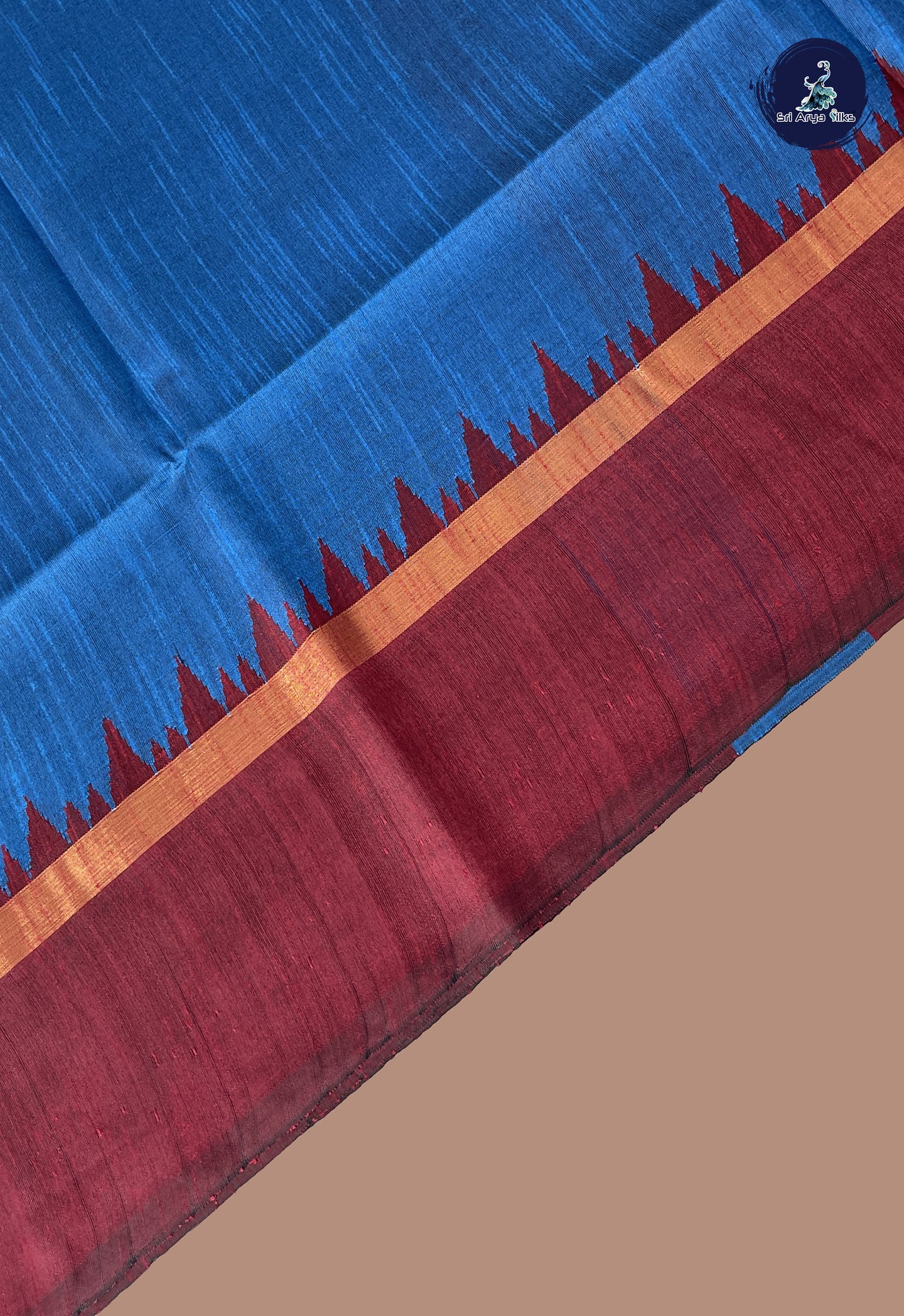 Blue Raw Silk Saree With Plain Pattern