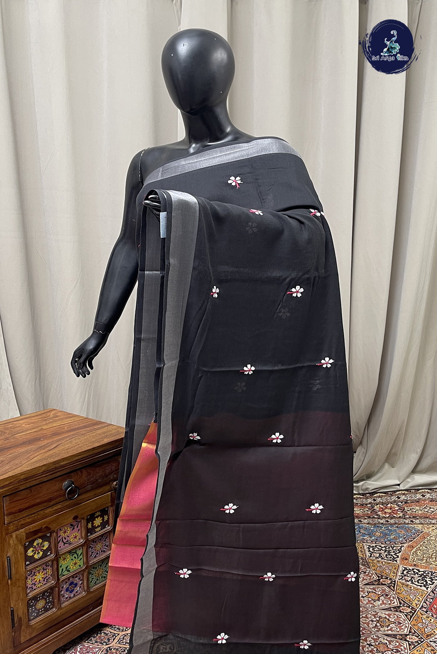 Black Linen Saree With Thread Work Pattern