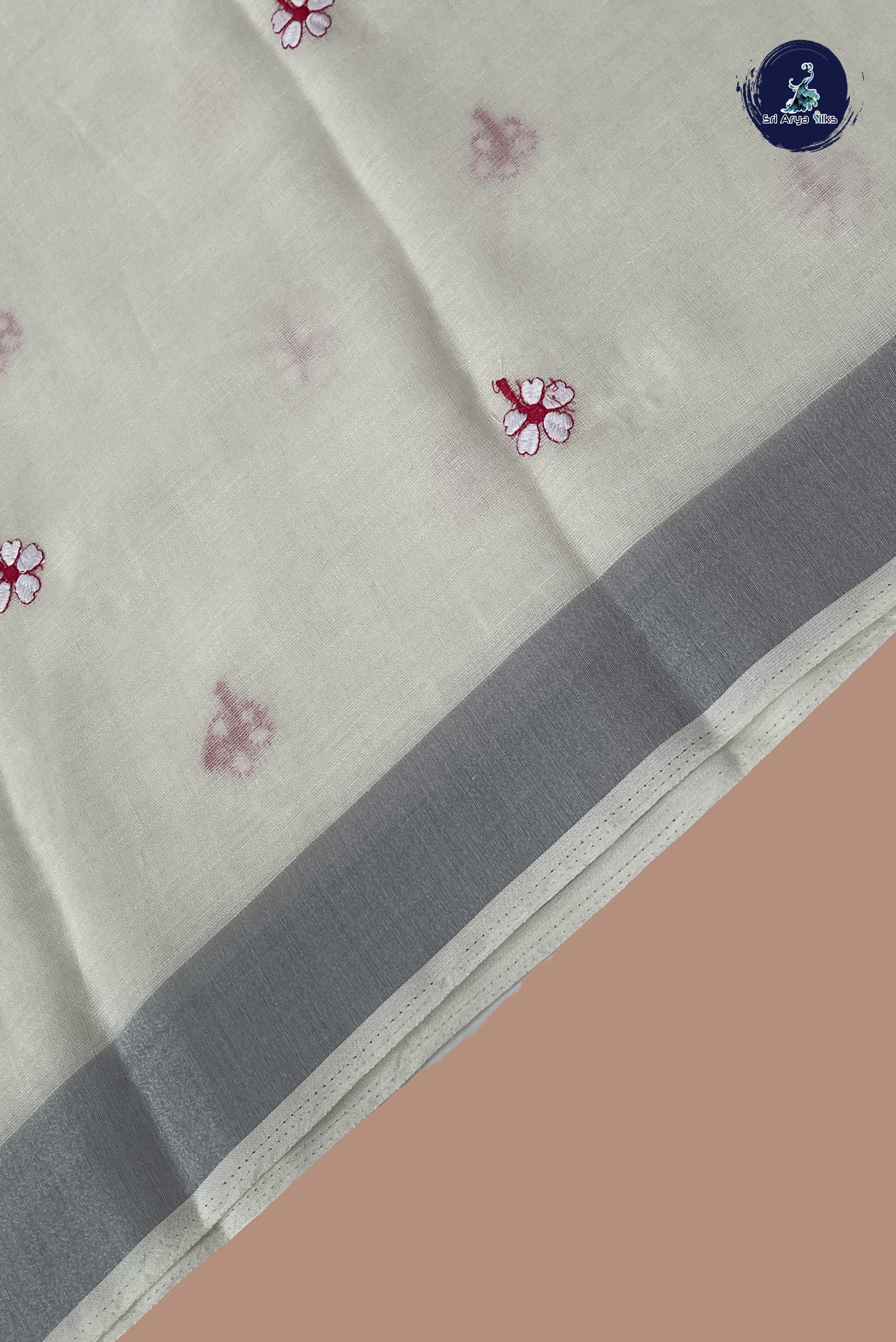 Off White Linen Saree With Thread Work Pattern