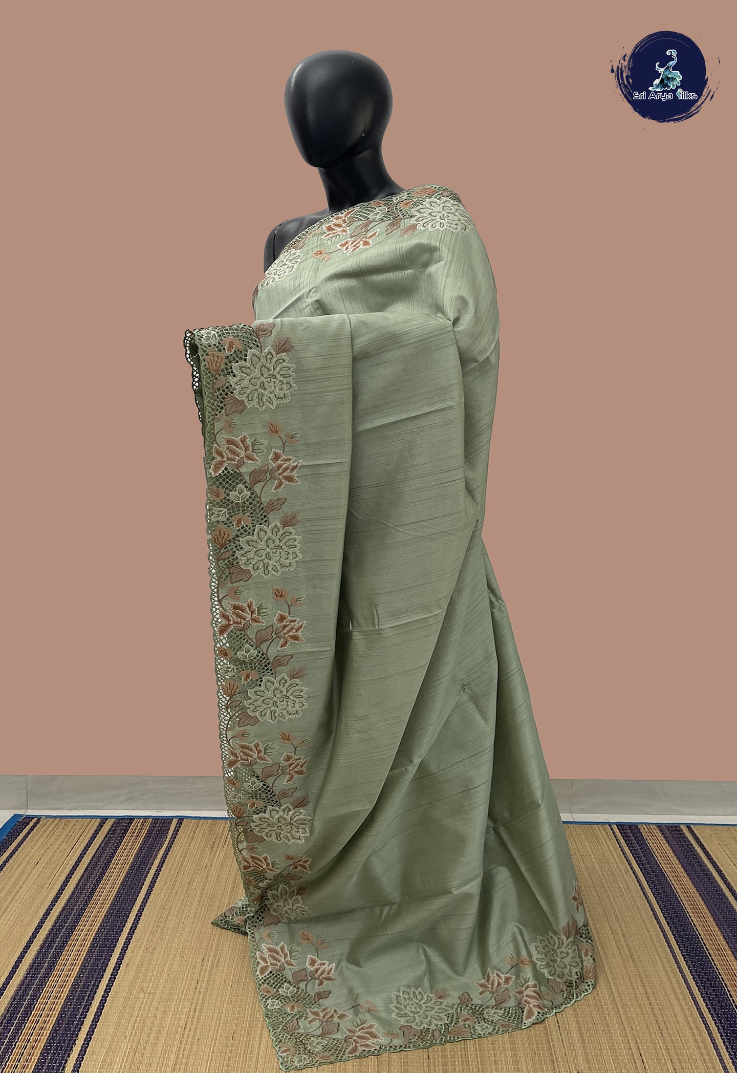 Elaichi Green Tussar Saree With Embroidery Pattern