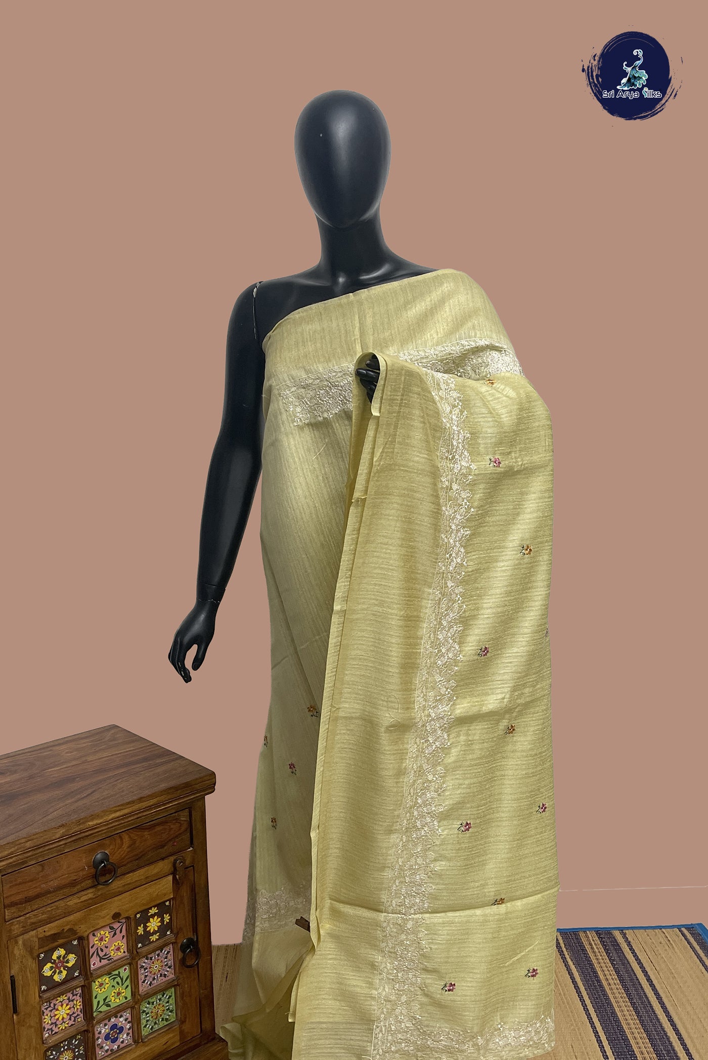 Creamish Yellow Linen Saree With Thread Work Pattern