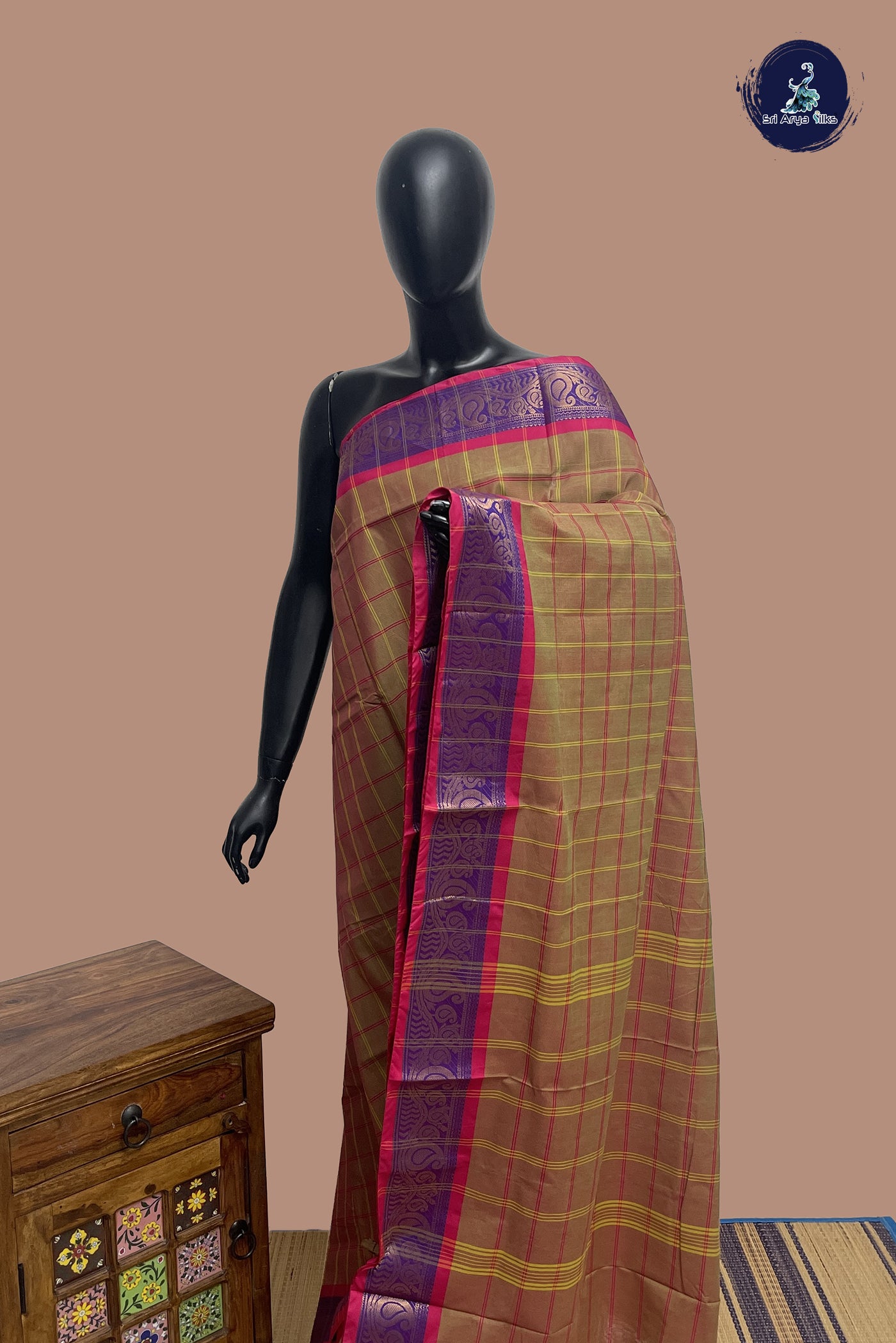 Dual Tone Brown Chettinad Cotton Saree With Checked Pattern
