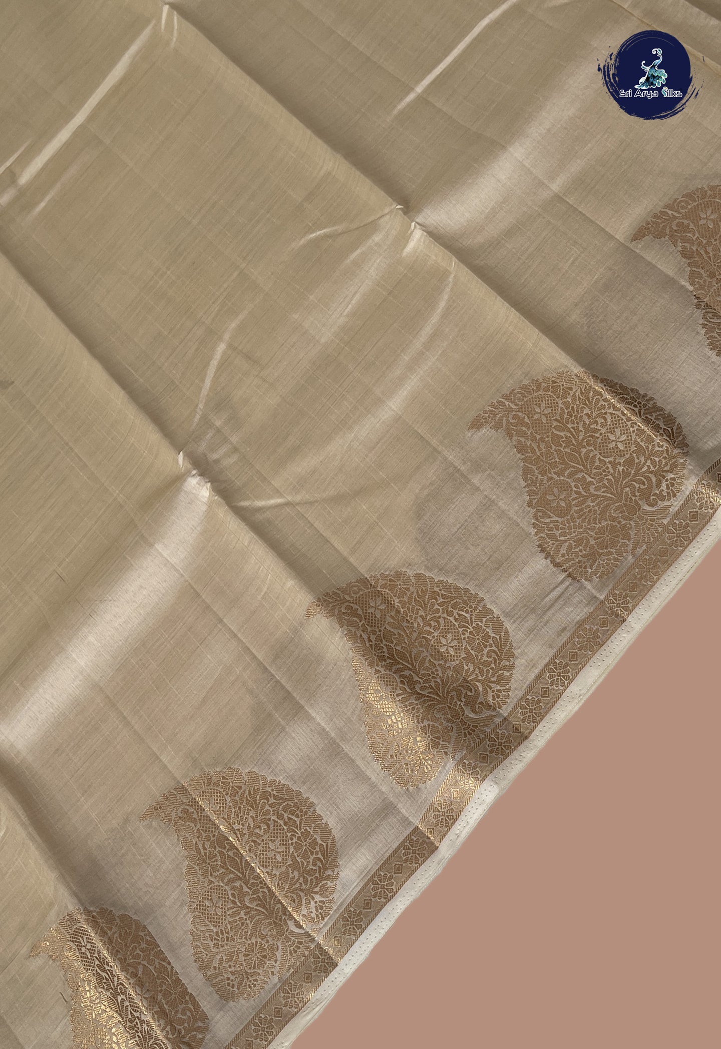 Off White Semi Tussar Saree With Plain Pattern