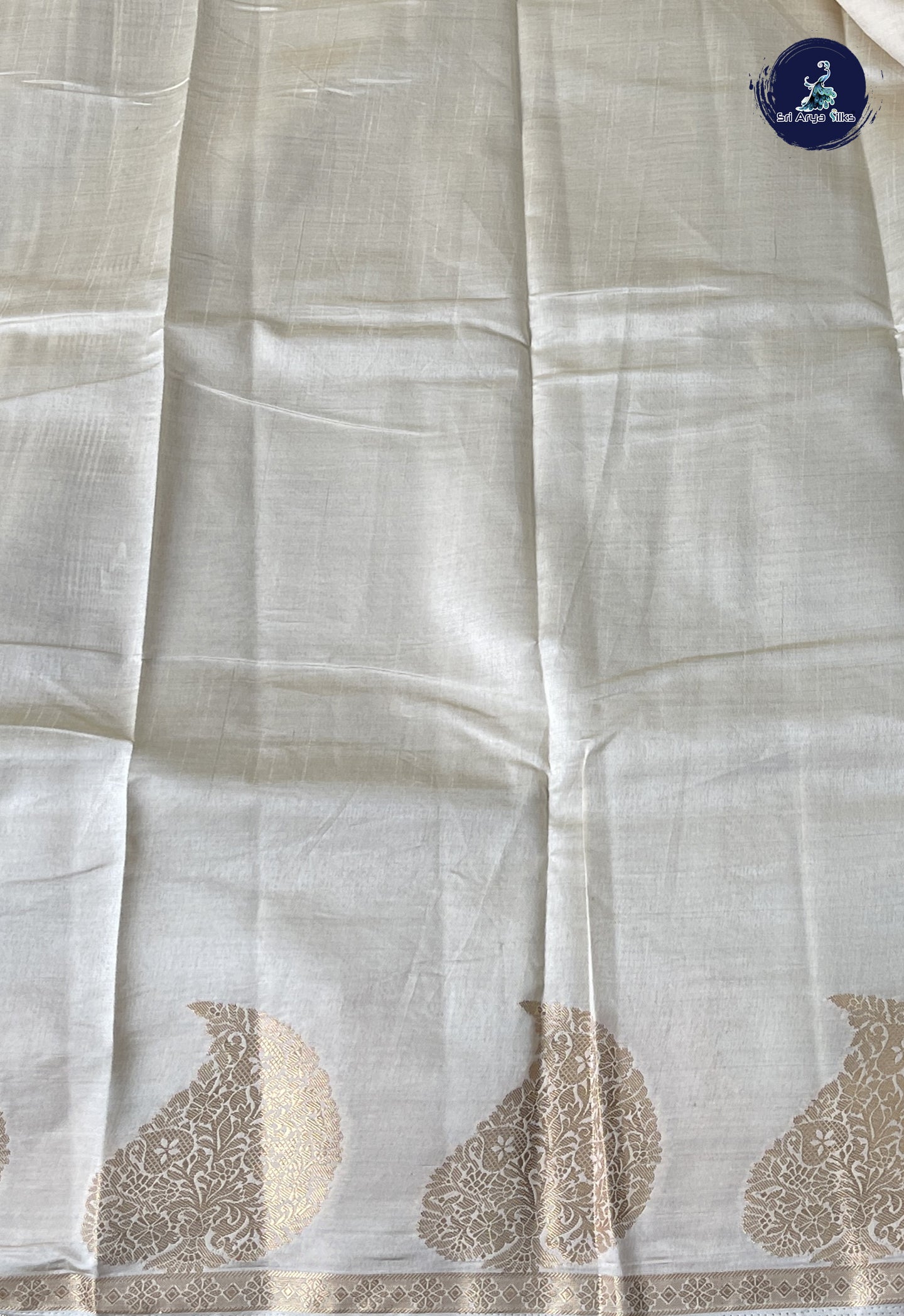 Off White Semi Tussar Saree With Plain Pattern