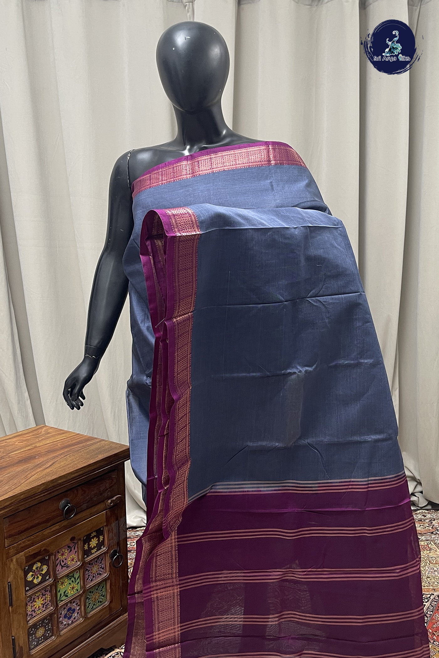 Bluish Grey Cotton Saree With Plain Pattern
