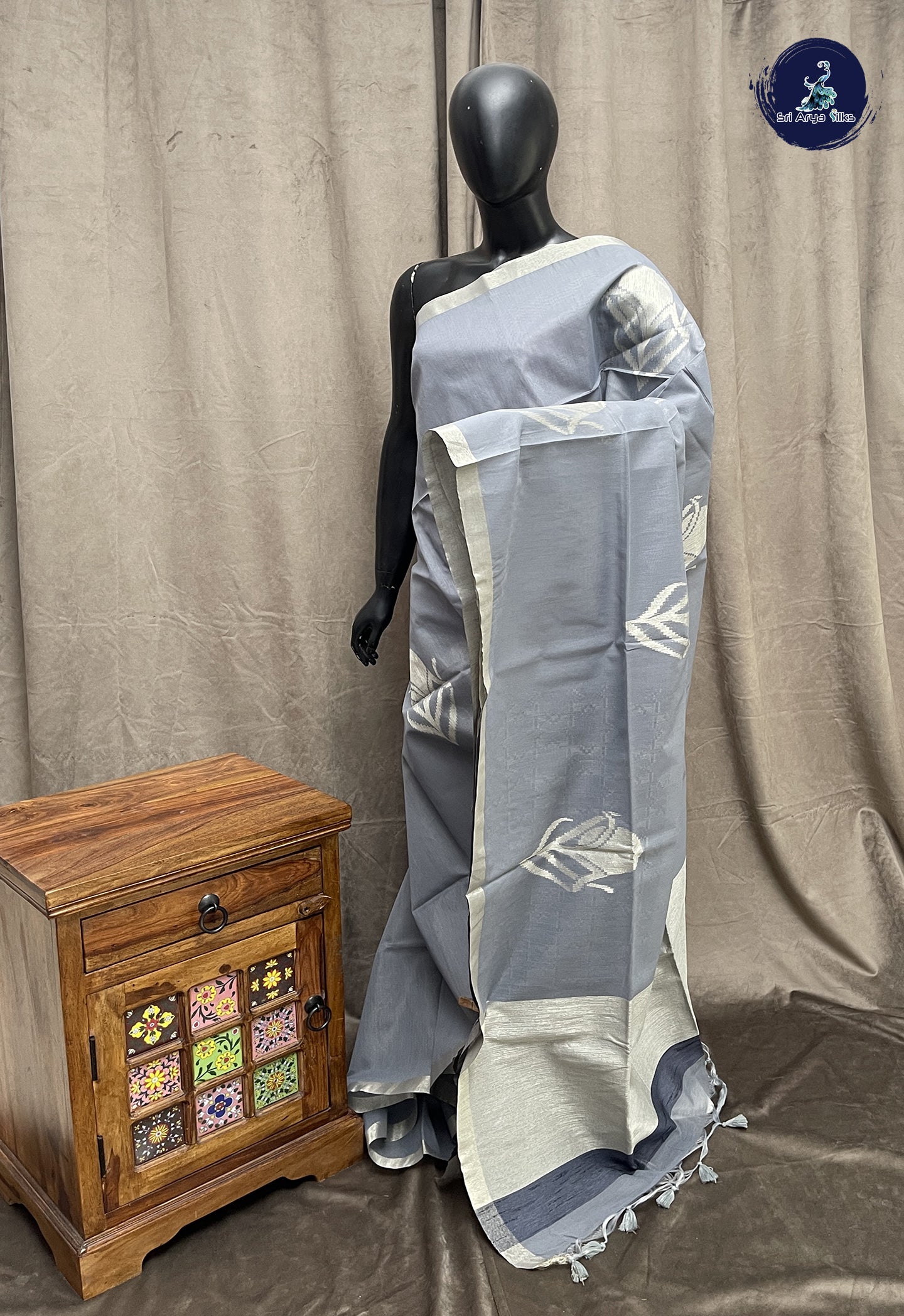 Grey Semi Raw Silk Saree With Zari Buttas Pattern