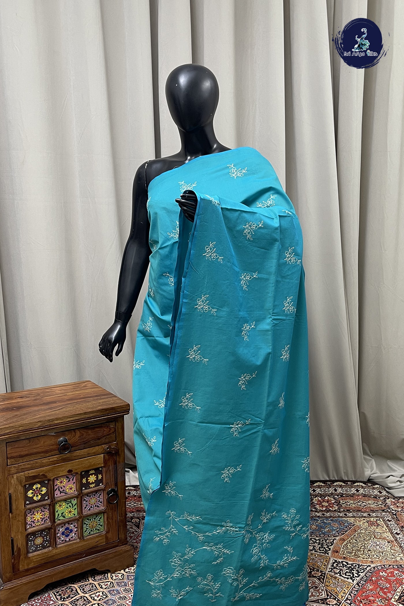 Teal Semi Silk Cotton Saree With Thread Work Pattern