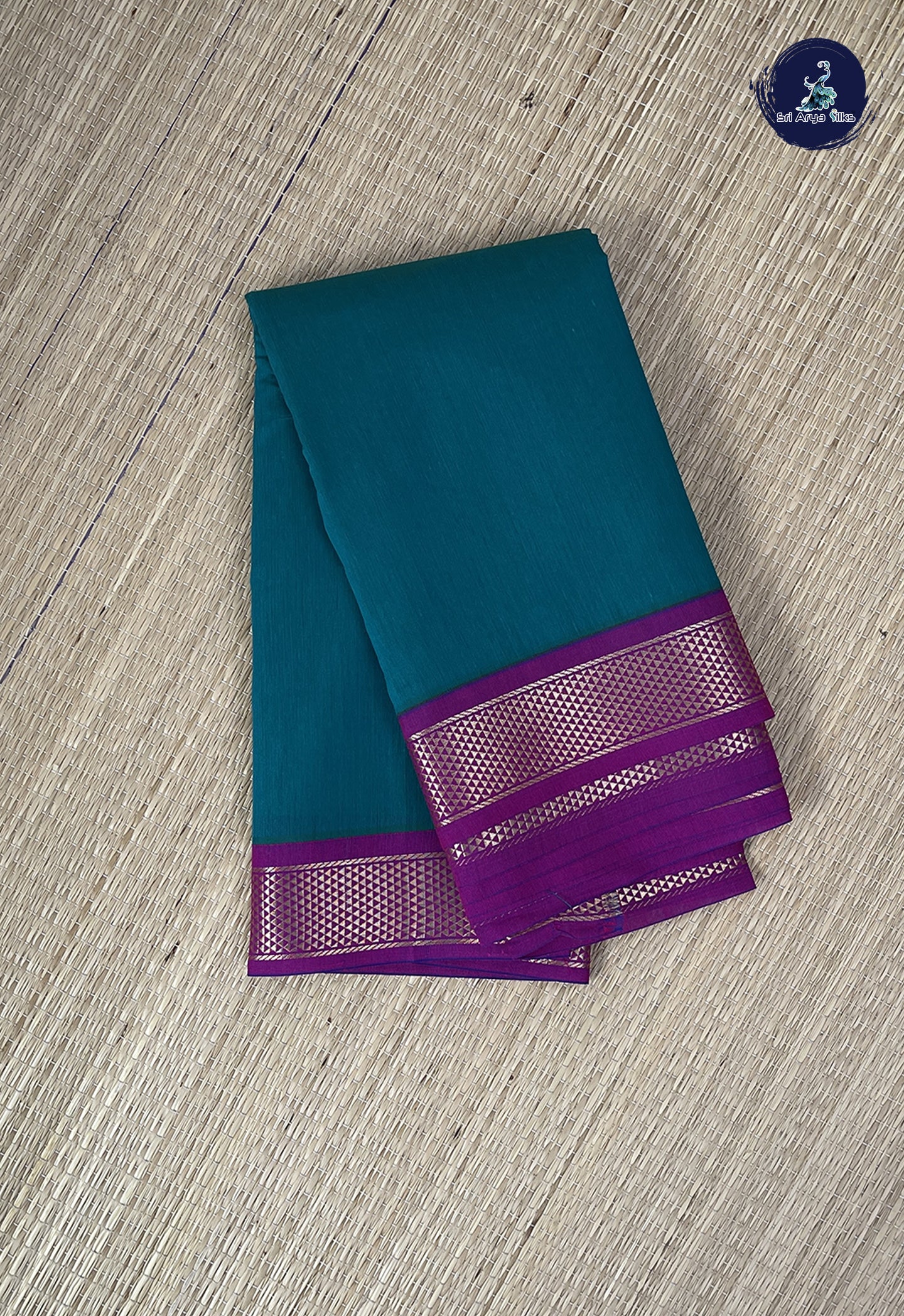 Green Semi Silk Cotton Saree With Plain Pattern