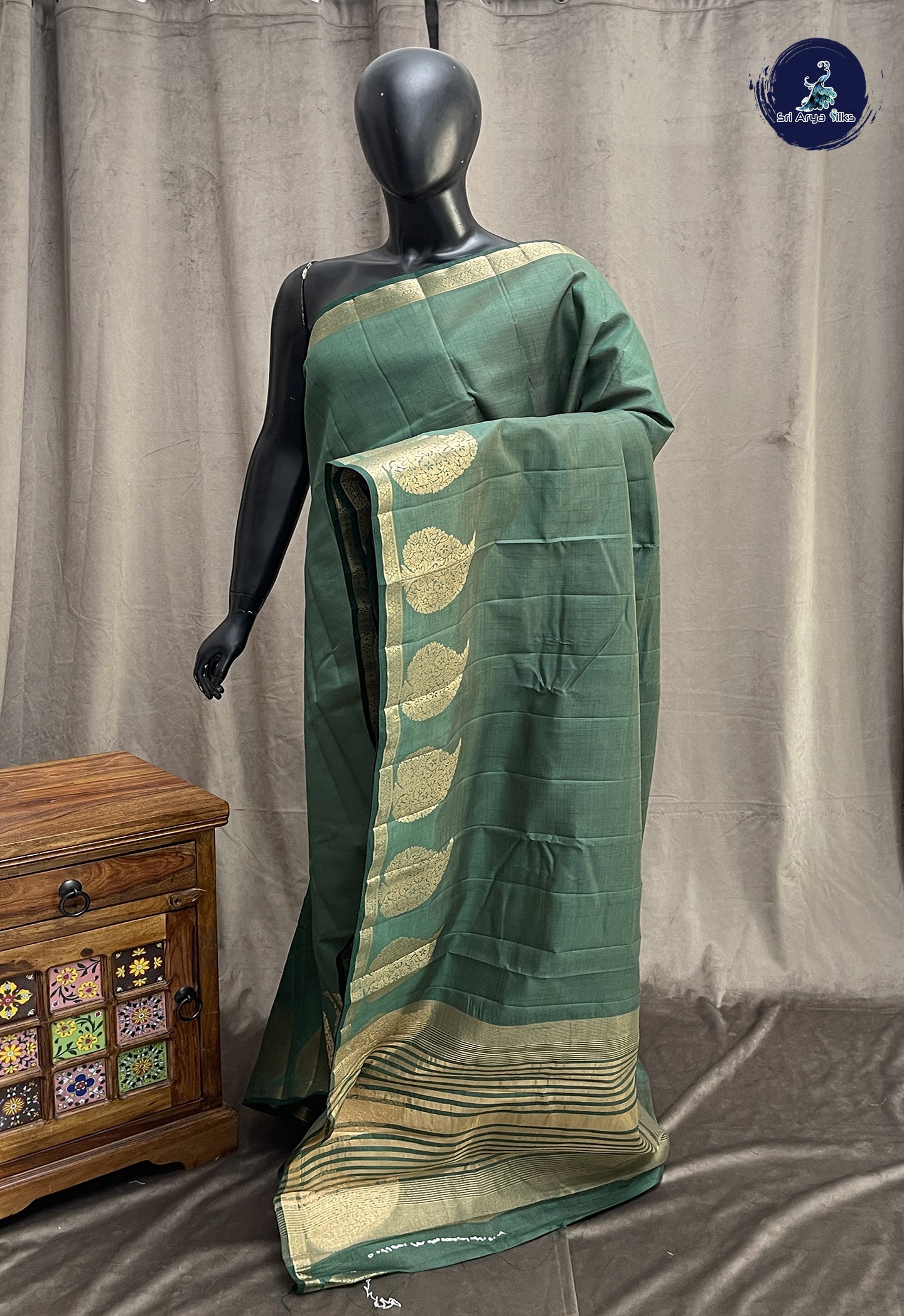 Dark Green Semi Tussar Saree With Plain Pattern