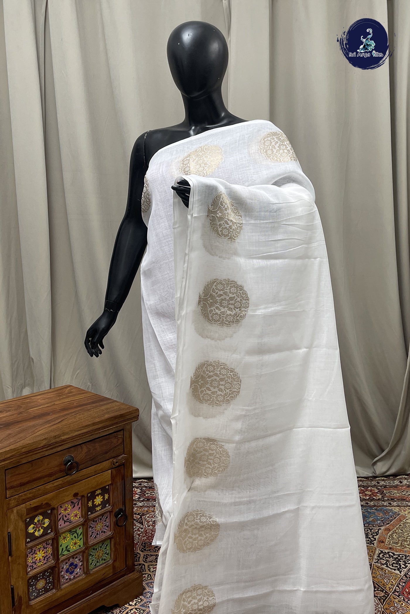 White Linen Saree With Buttas Pattern