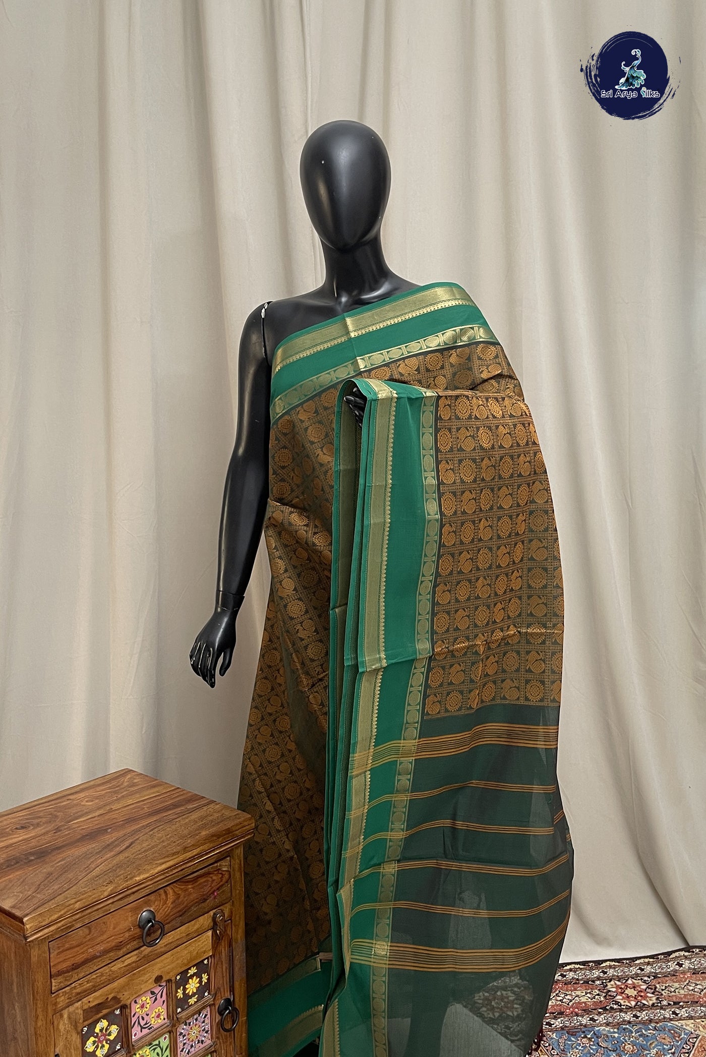 Manthulir Kanchi Cotton Saree With Embroidery Pattern