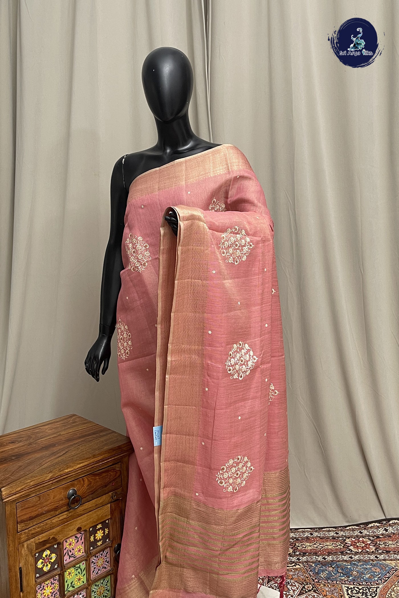 Pink Linen Saree With Embroidery Pattern