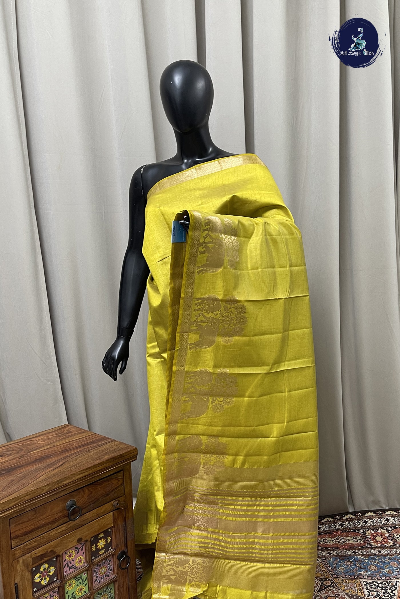 Yellow Semi Tussar Saree With Plain Pattern