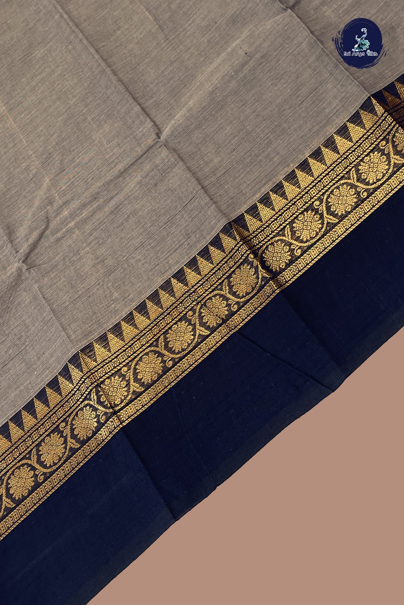 Grey Chettinad Cotton Saree With Plain Pattern