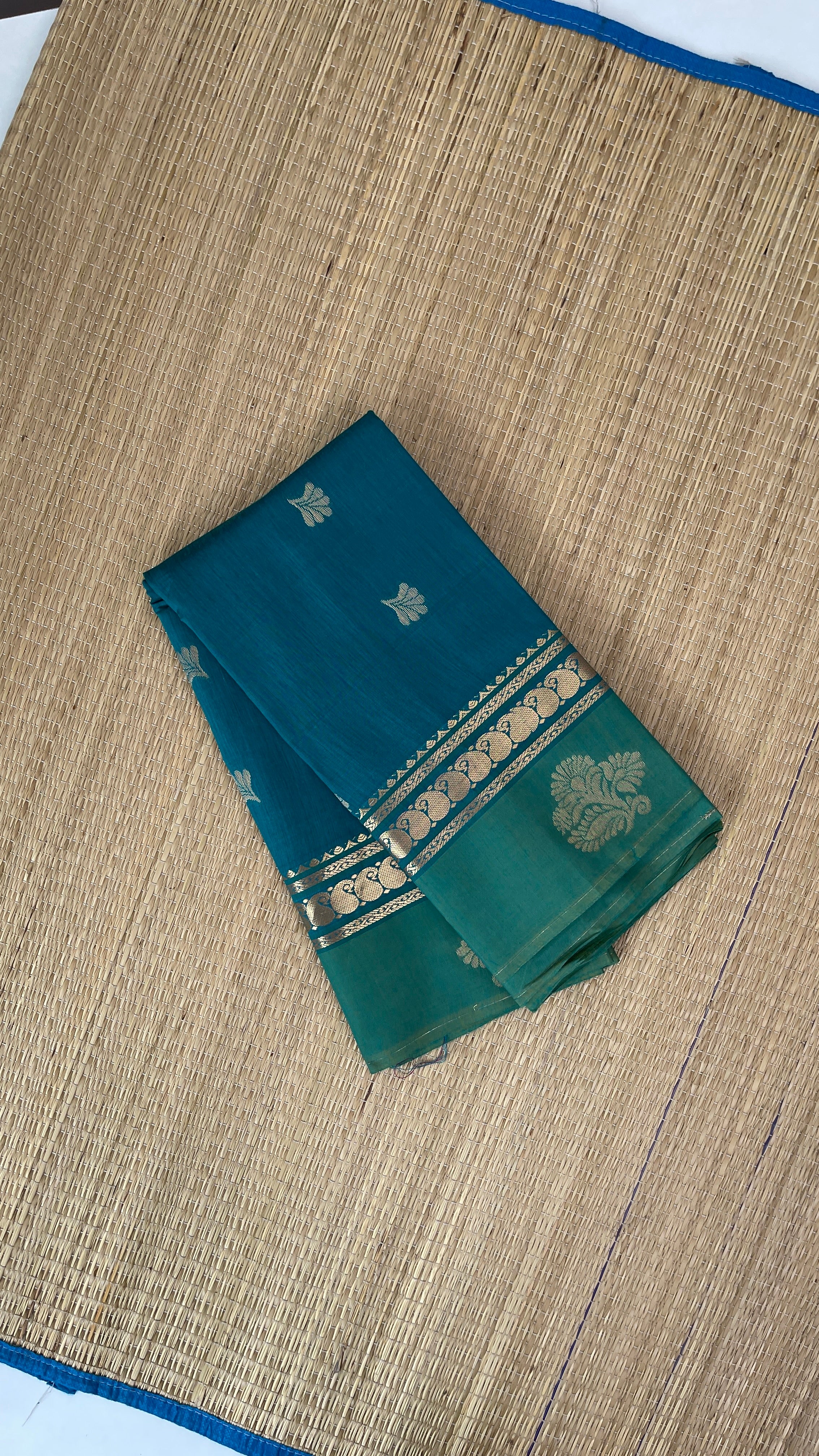 Sapphire Green Budget Semi Silk Cotton Saree With Zari Buttas Pattern